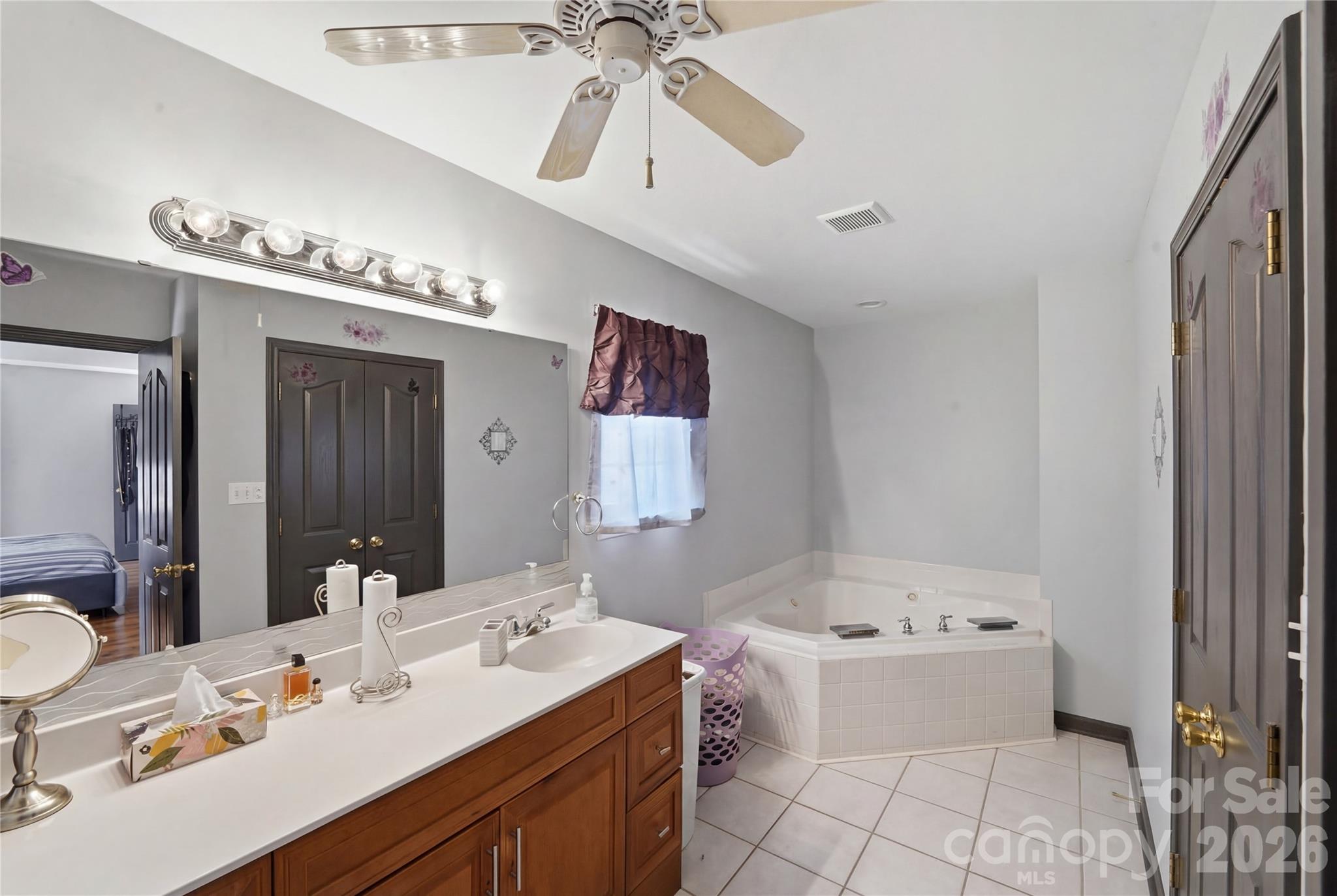 9541 Green Apple Drive — Charlotte
