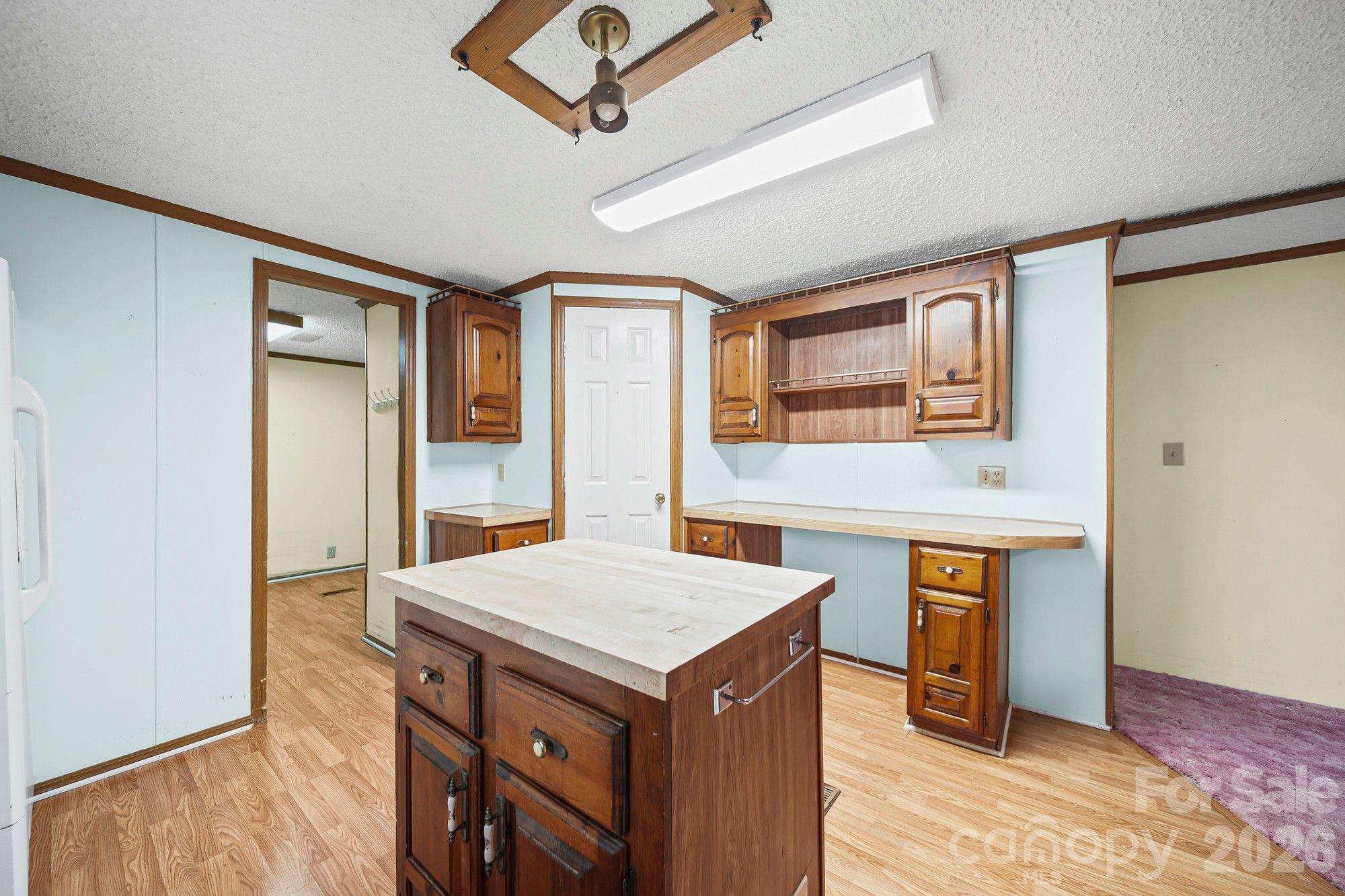 1015 Southwood Drive — Clover