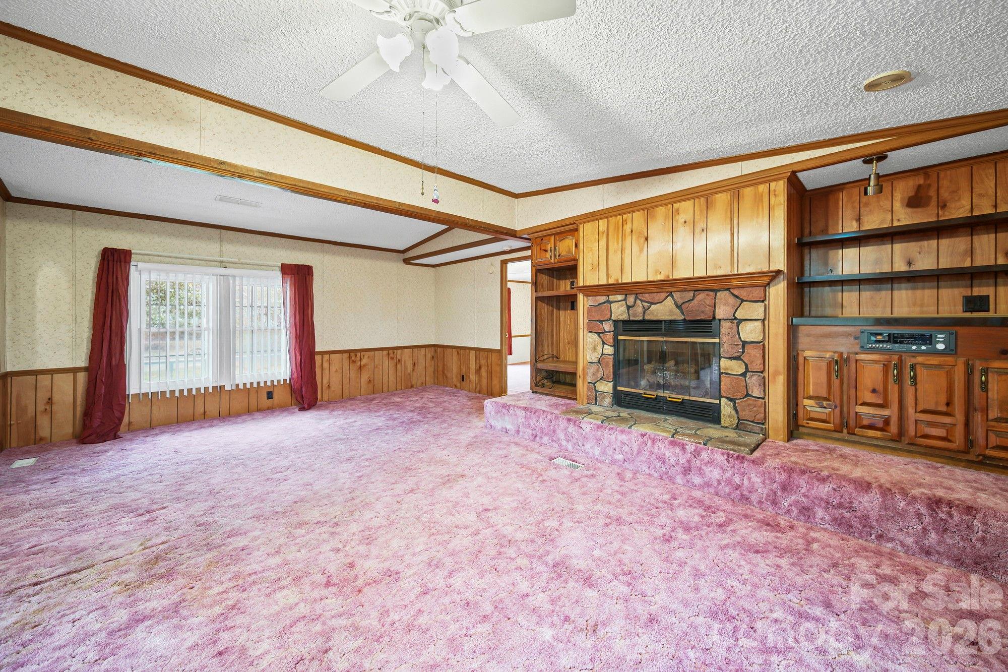 1015 Southwood Drive — Clover