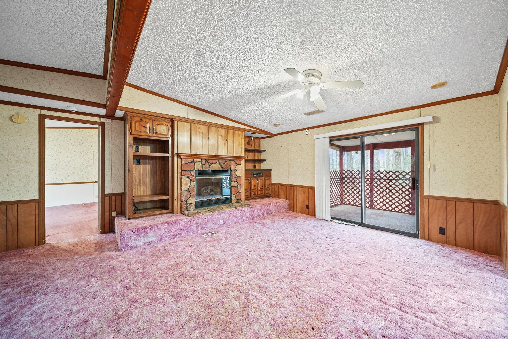 1015 Southwood Drive — Clover