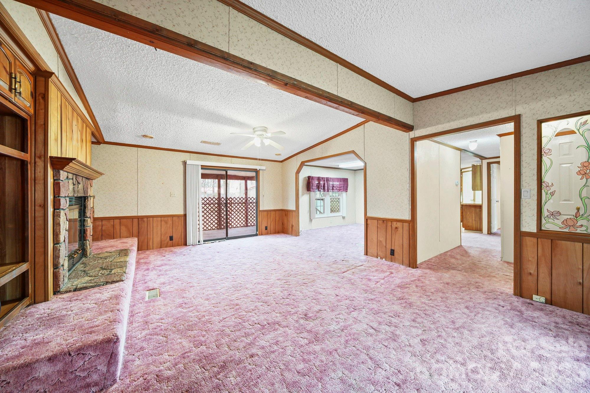 1015 Southwood Drive — Clover