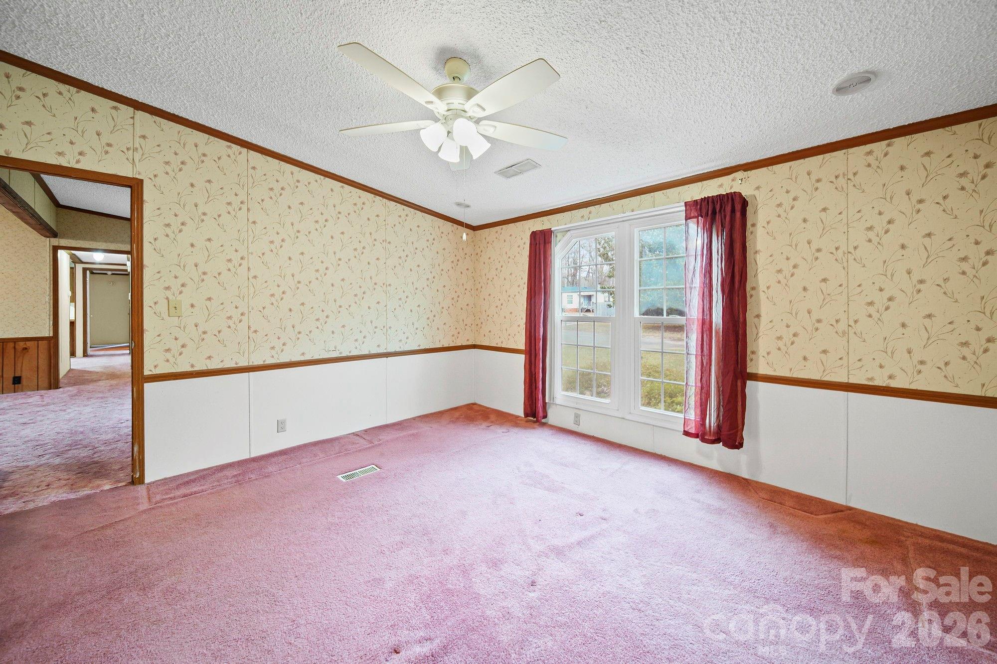 1015 Southwood Drive — Clover