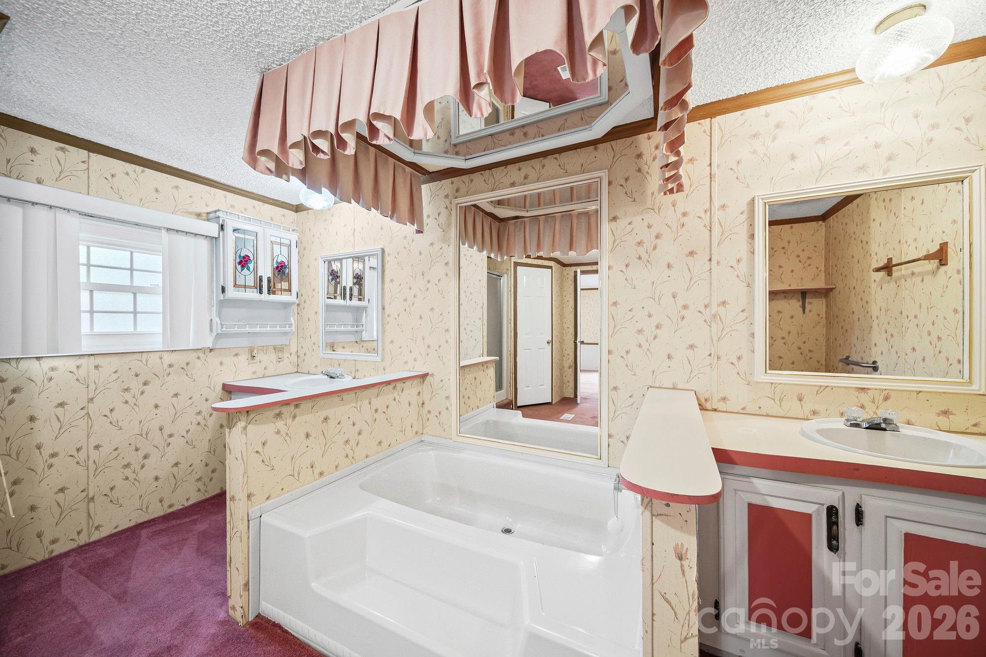 1015 Southwood Drive — Clover