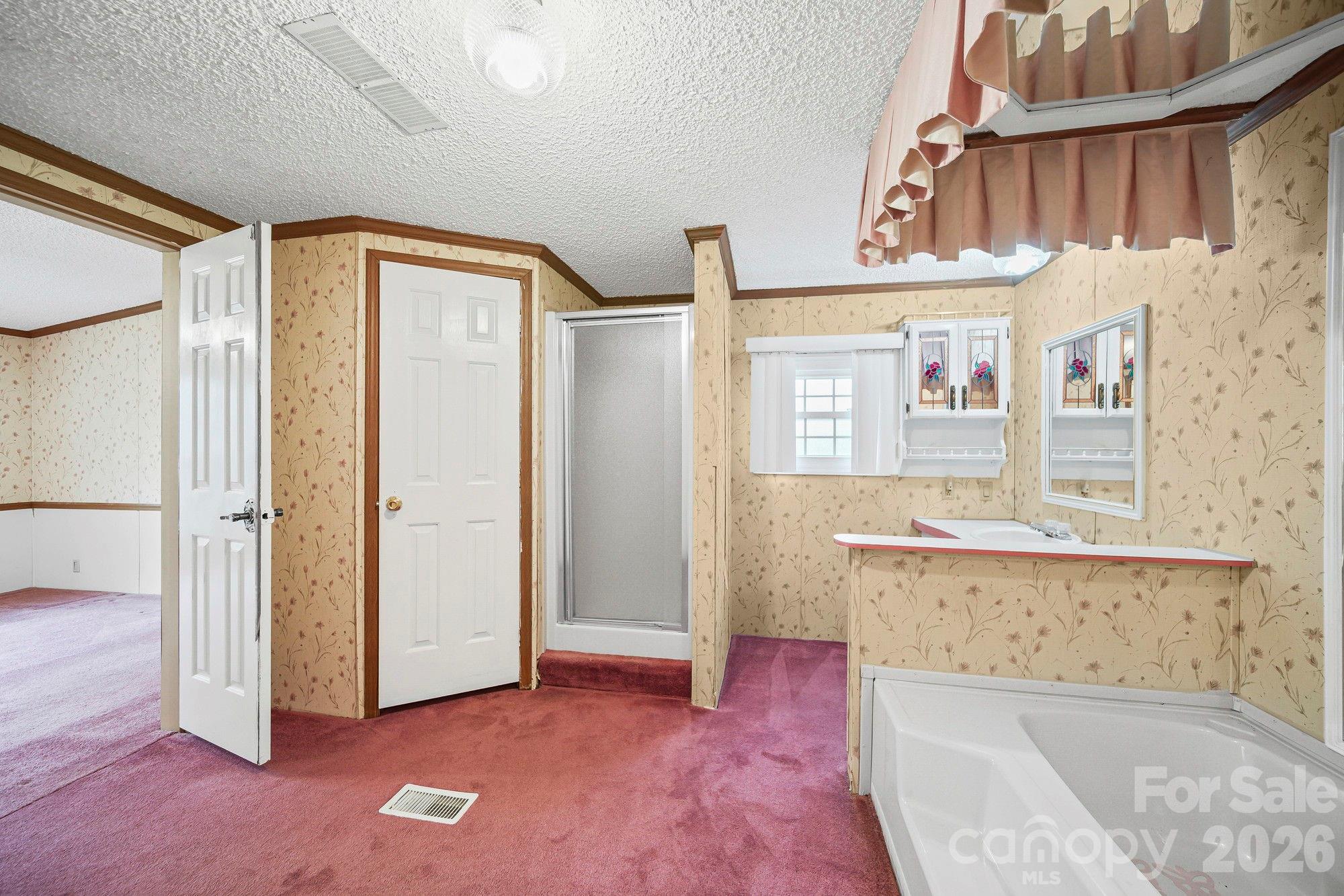 1015 Southwood Drive — Clover