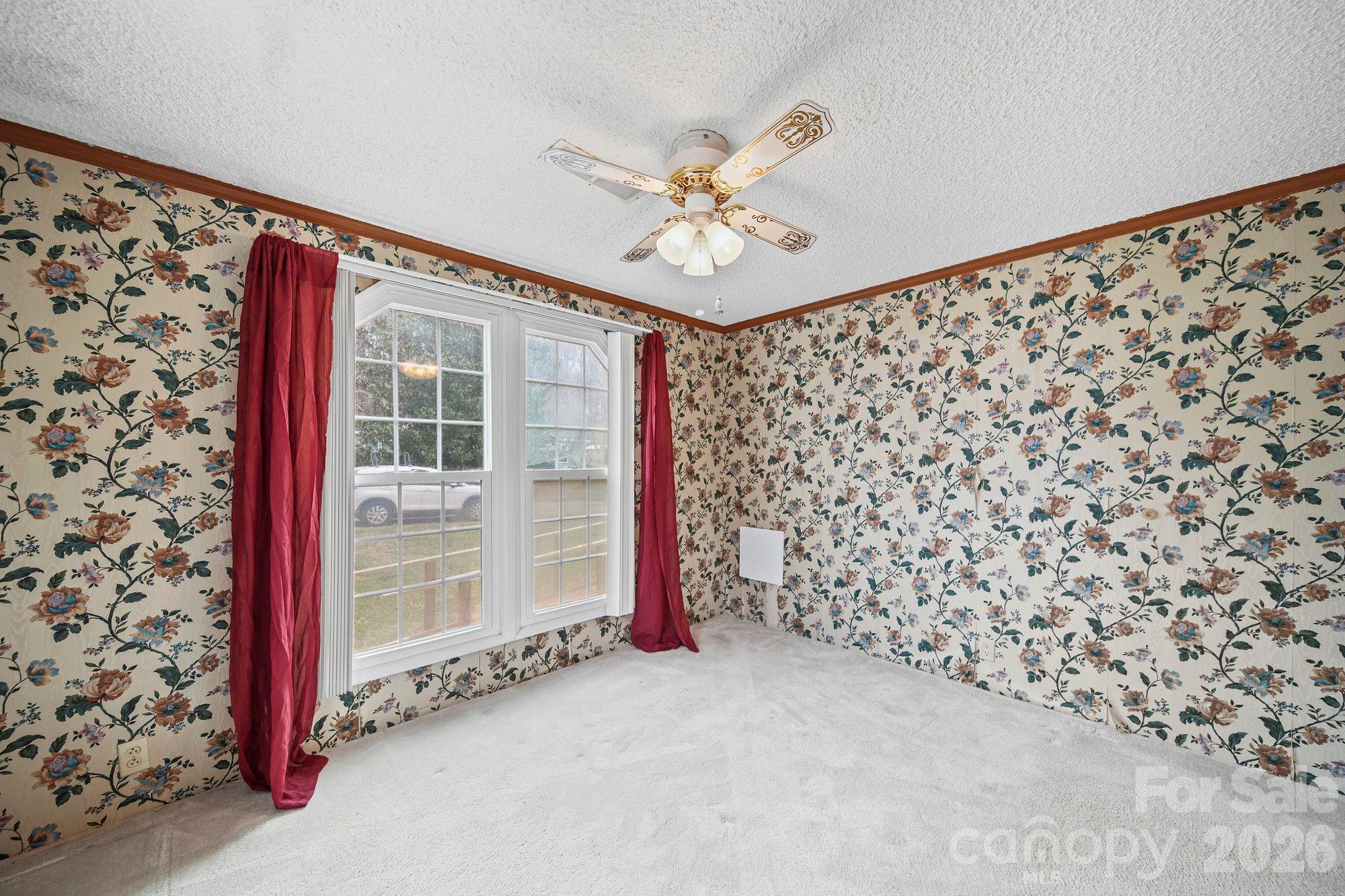 1015 Southwood Drive — Clover