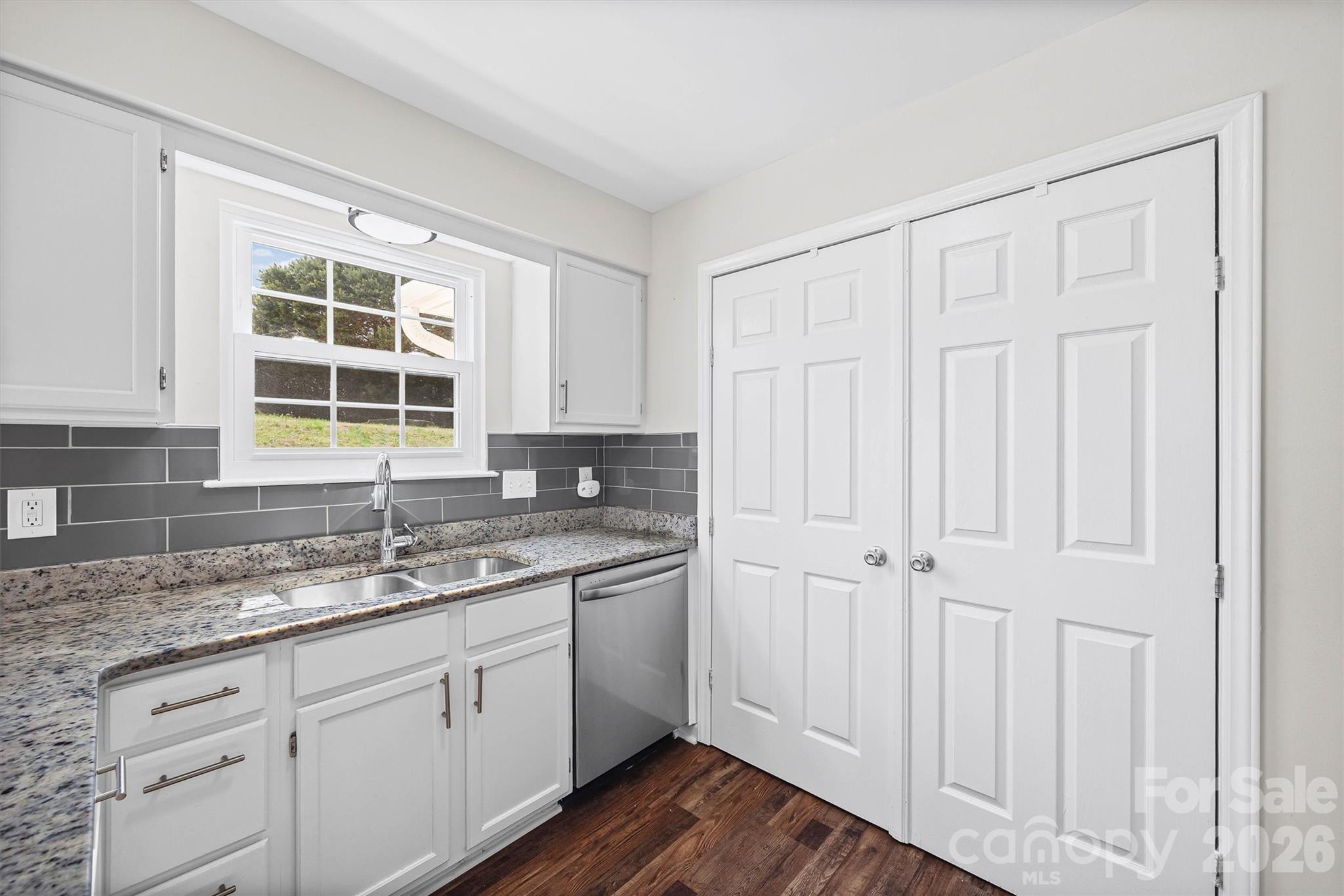 6104 Sunbridge Court — Charlotte