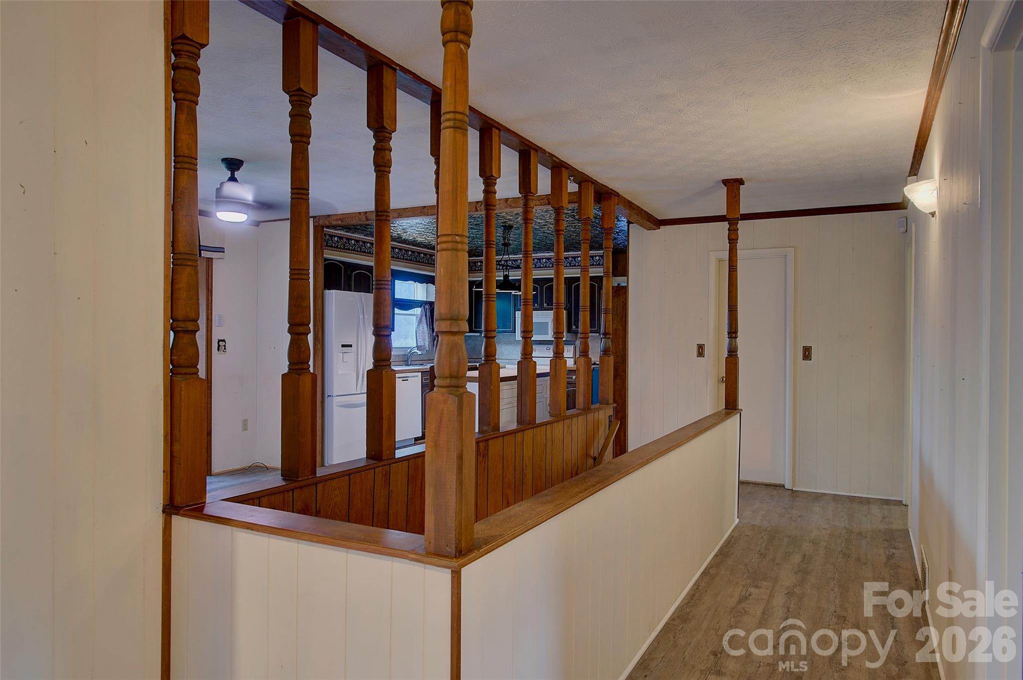 220 Grand View Lane — Burnsville