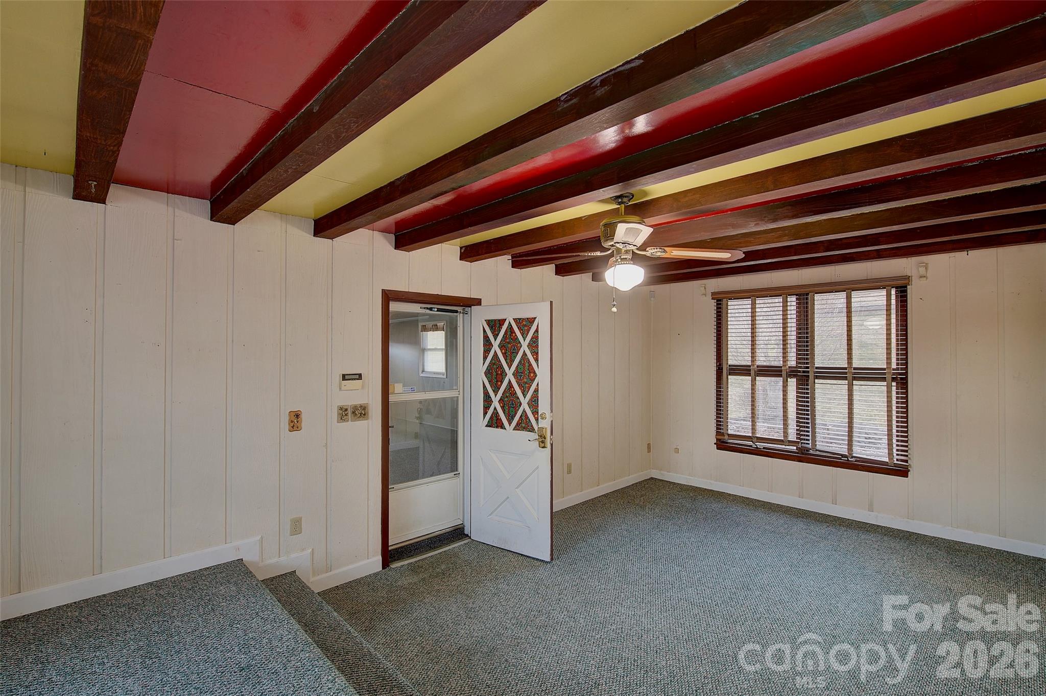 220 Grand View Lane — Burnsville