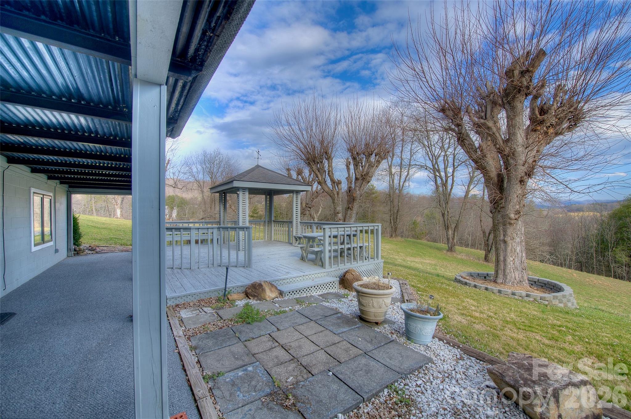 220 Grand View Lane — Burnsville