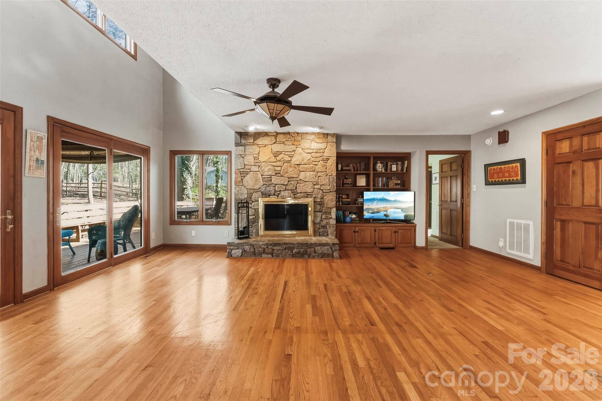 10 Thornwood Court — Clover