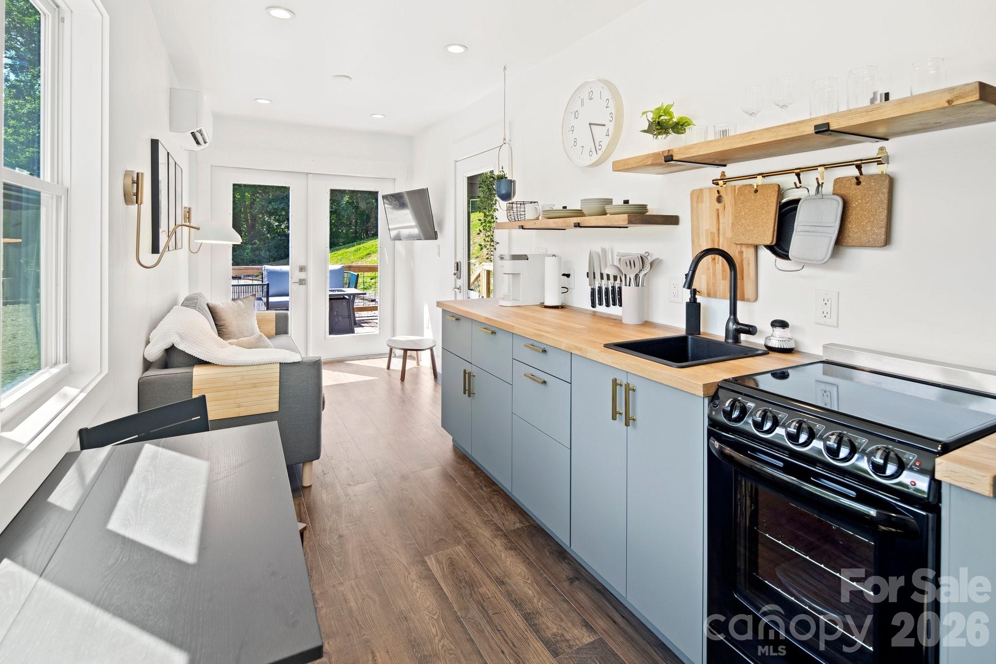 8 George Allen Ridge — Arden