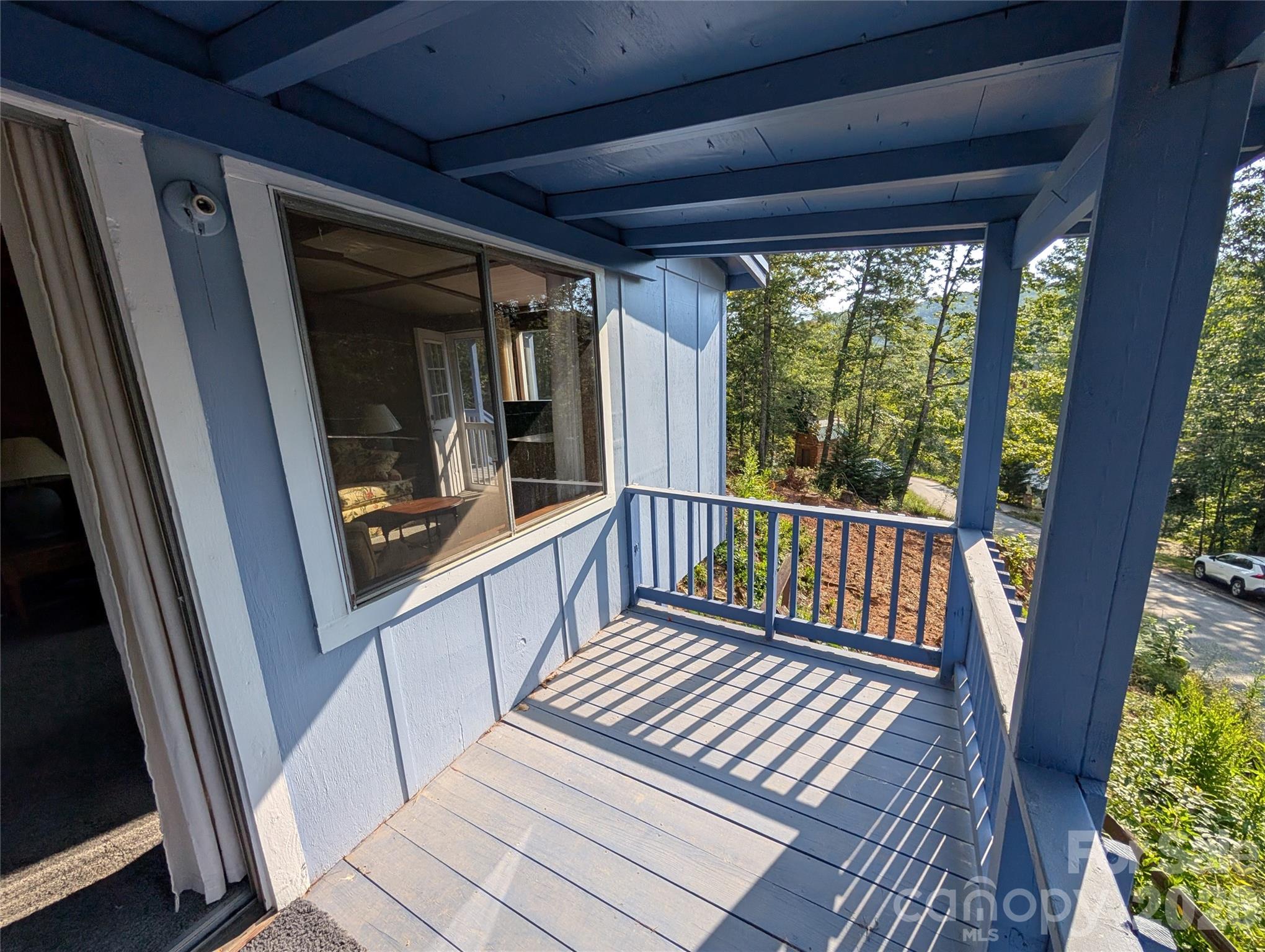 260 Oak Ridge Road — Hendersonville