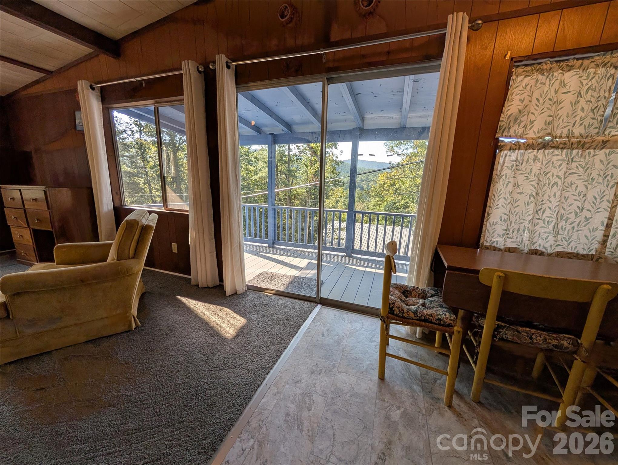 260 Oak Ridge Road — Hendersonville
