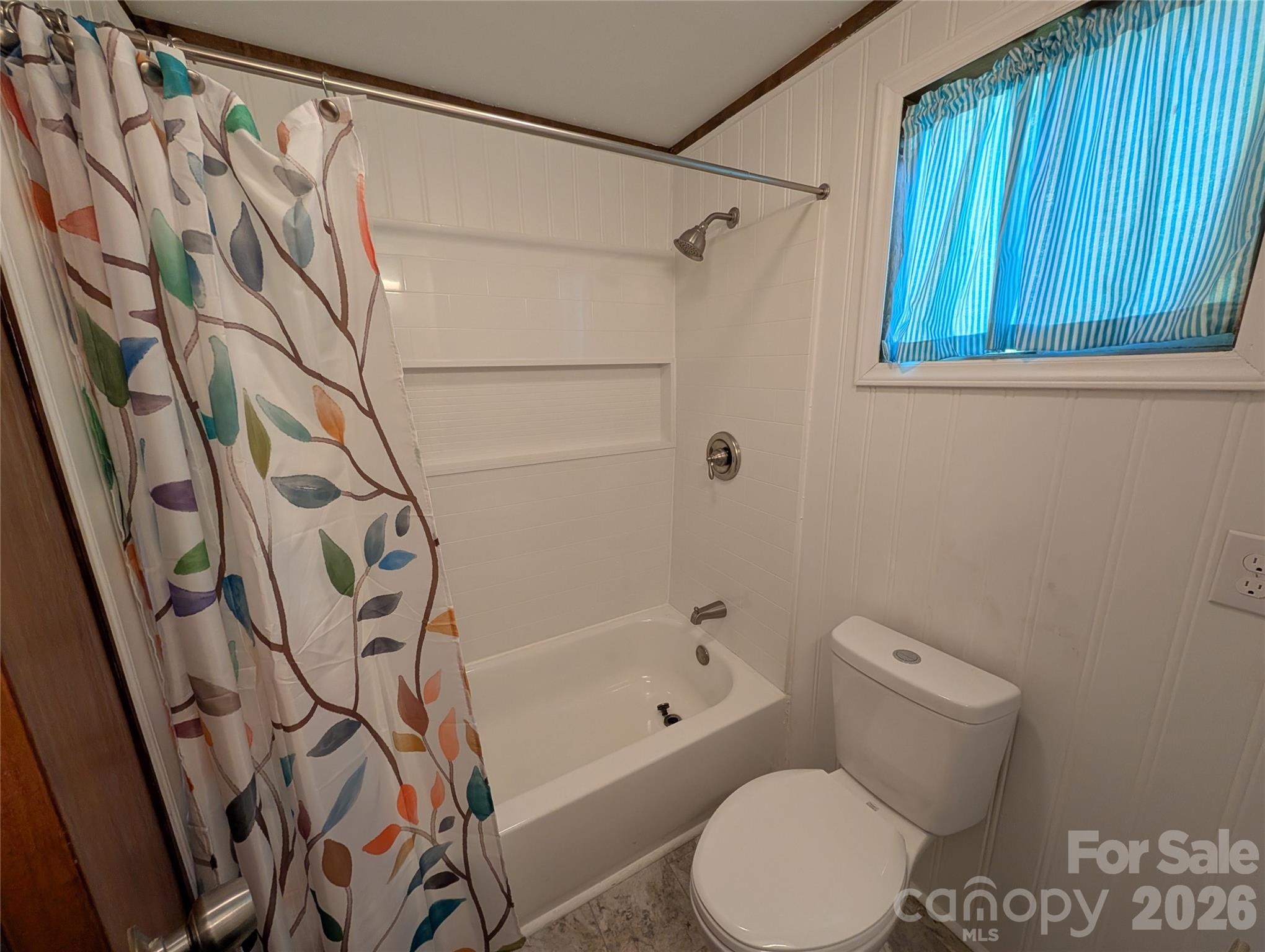 260 Oak Ridge Road — Hendersonville