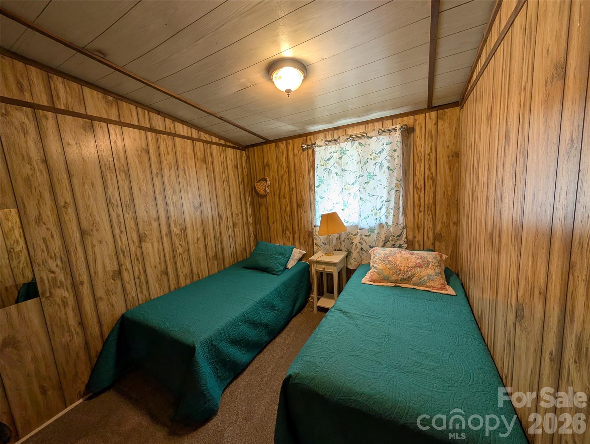 260 Oak Ridge Road — Hendersonville