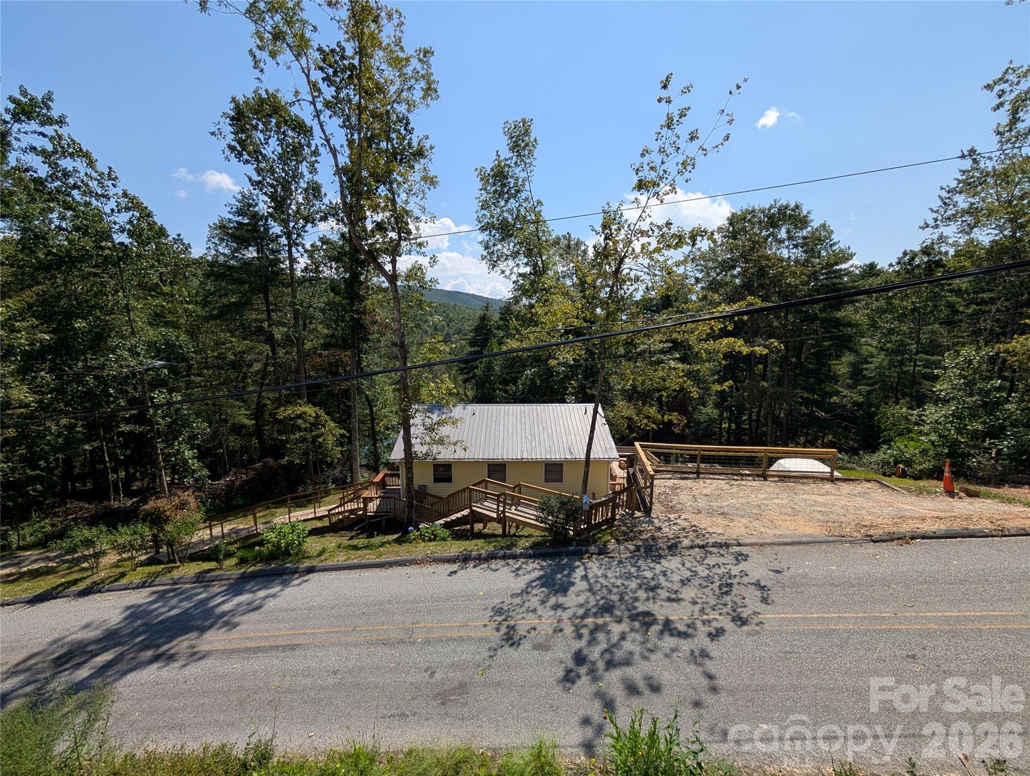 260 Oak Ridge Road — Hendersonville