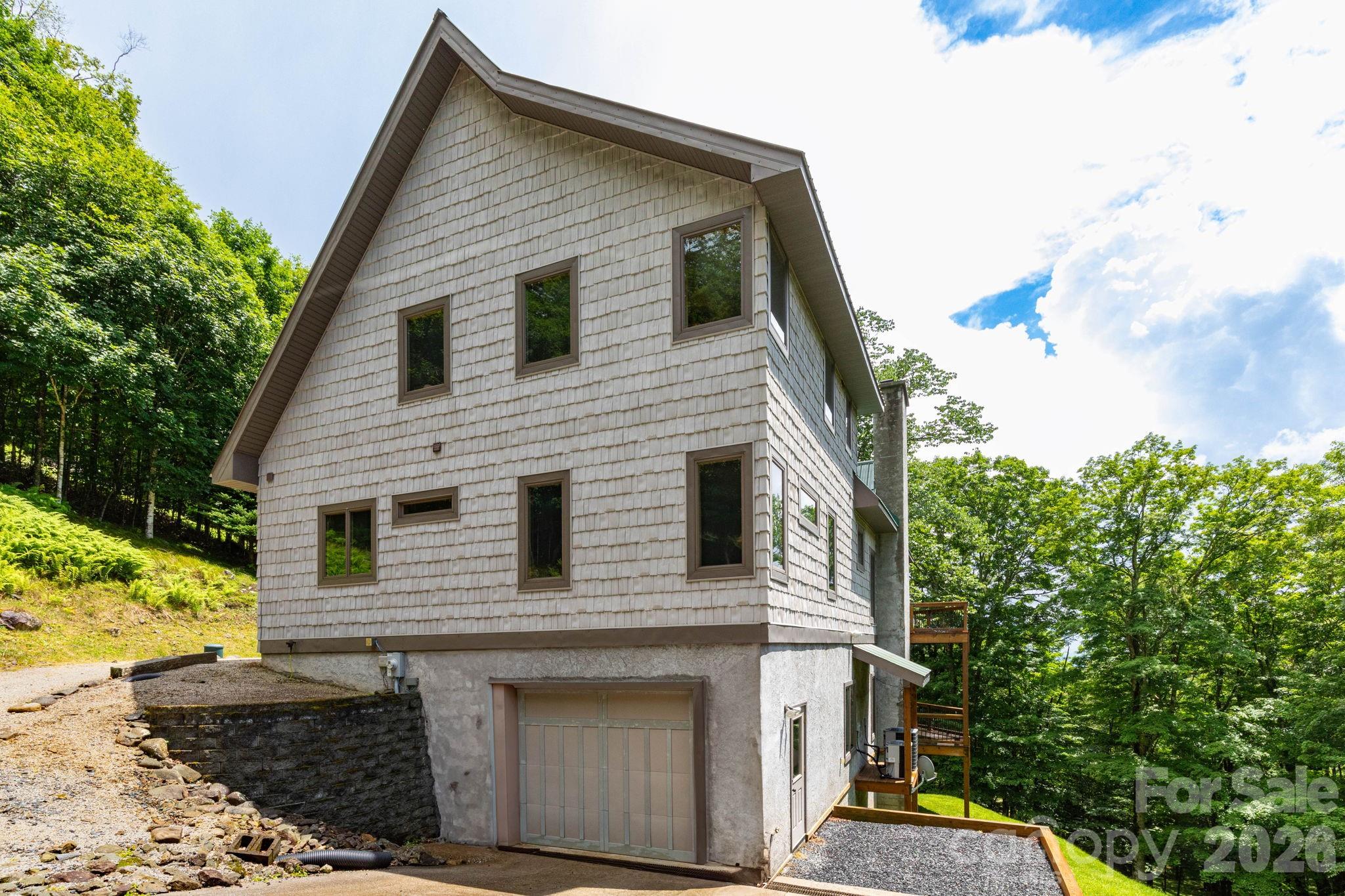 155 Mule Trail Drive — Bakersville