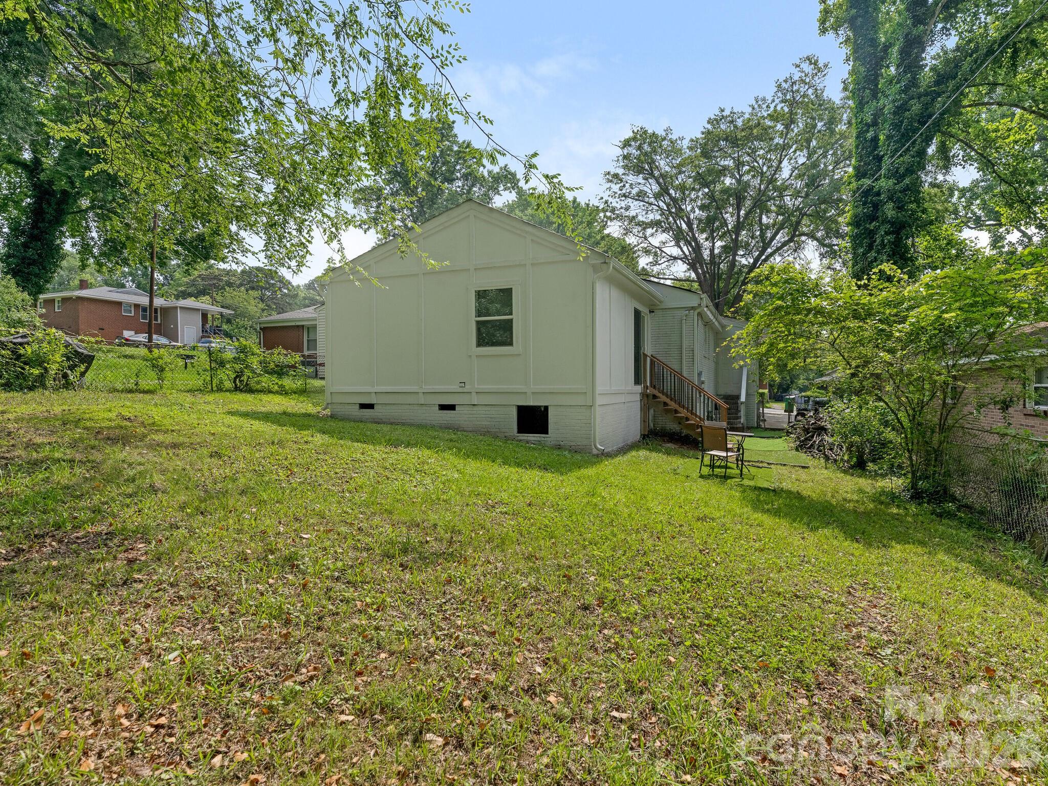1831 Erie Street — Charlotte