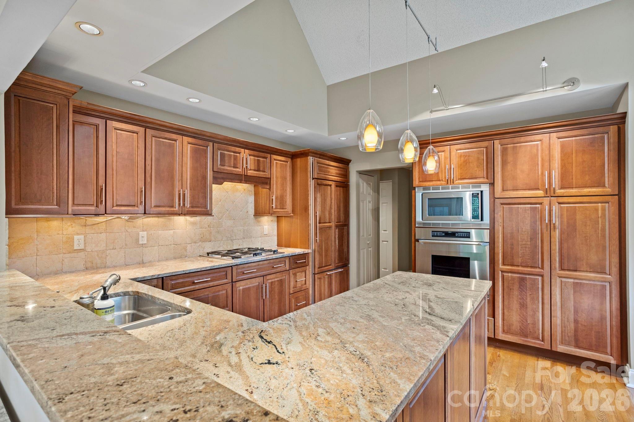 104 Overlook Drive — Flat Rock