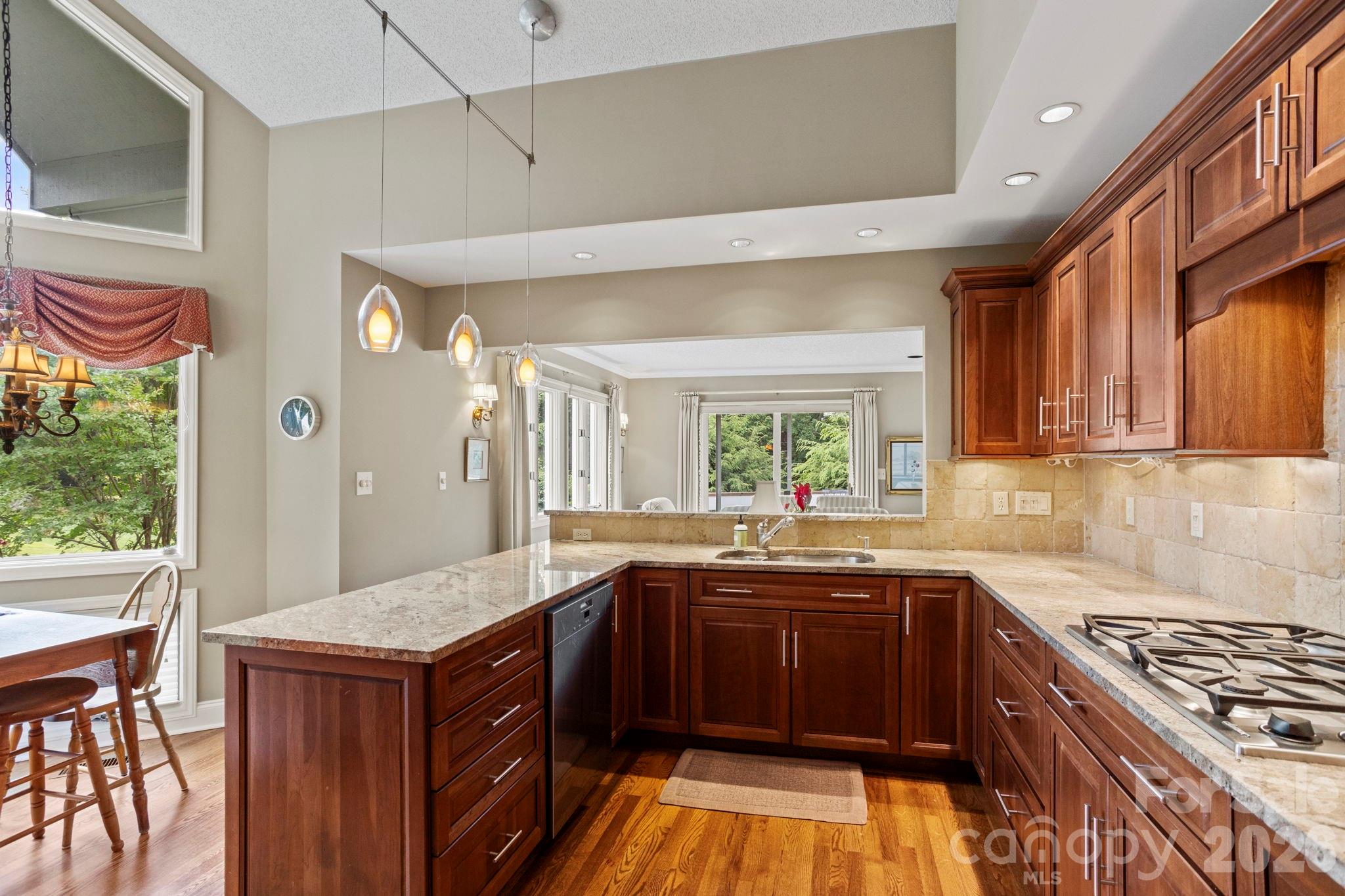 104 Overlook Drive — Flat Rock