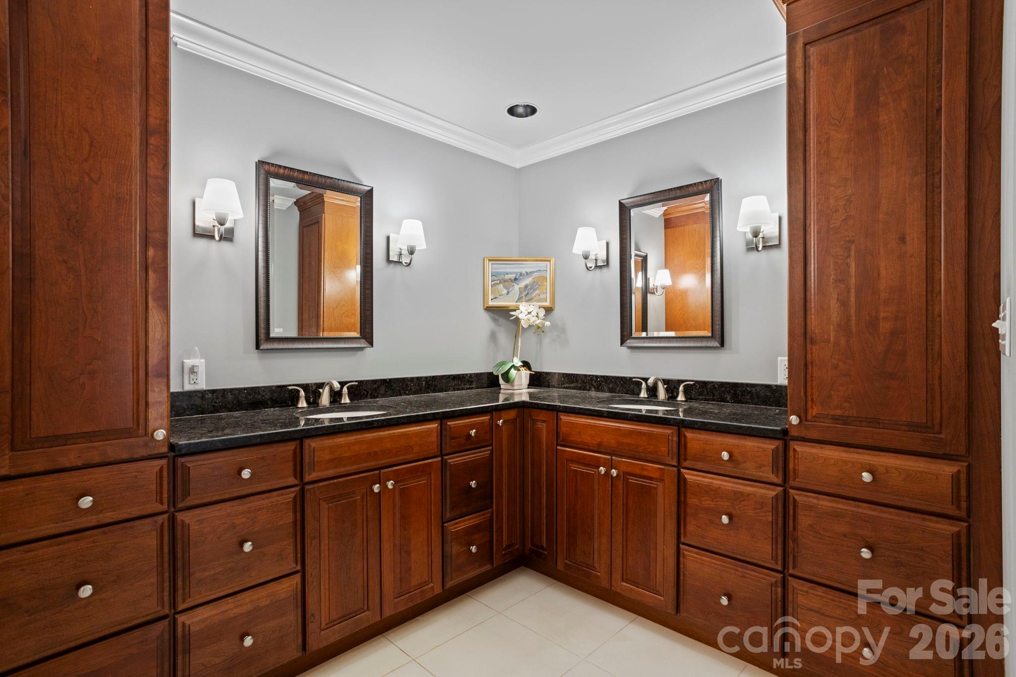 104 Overlook Drive — Flat Rock