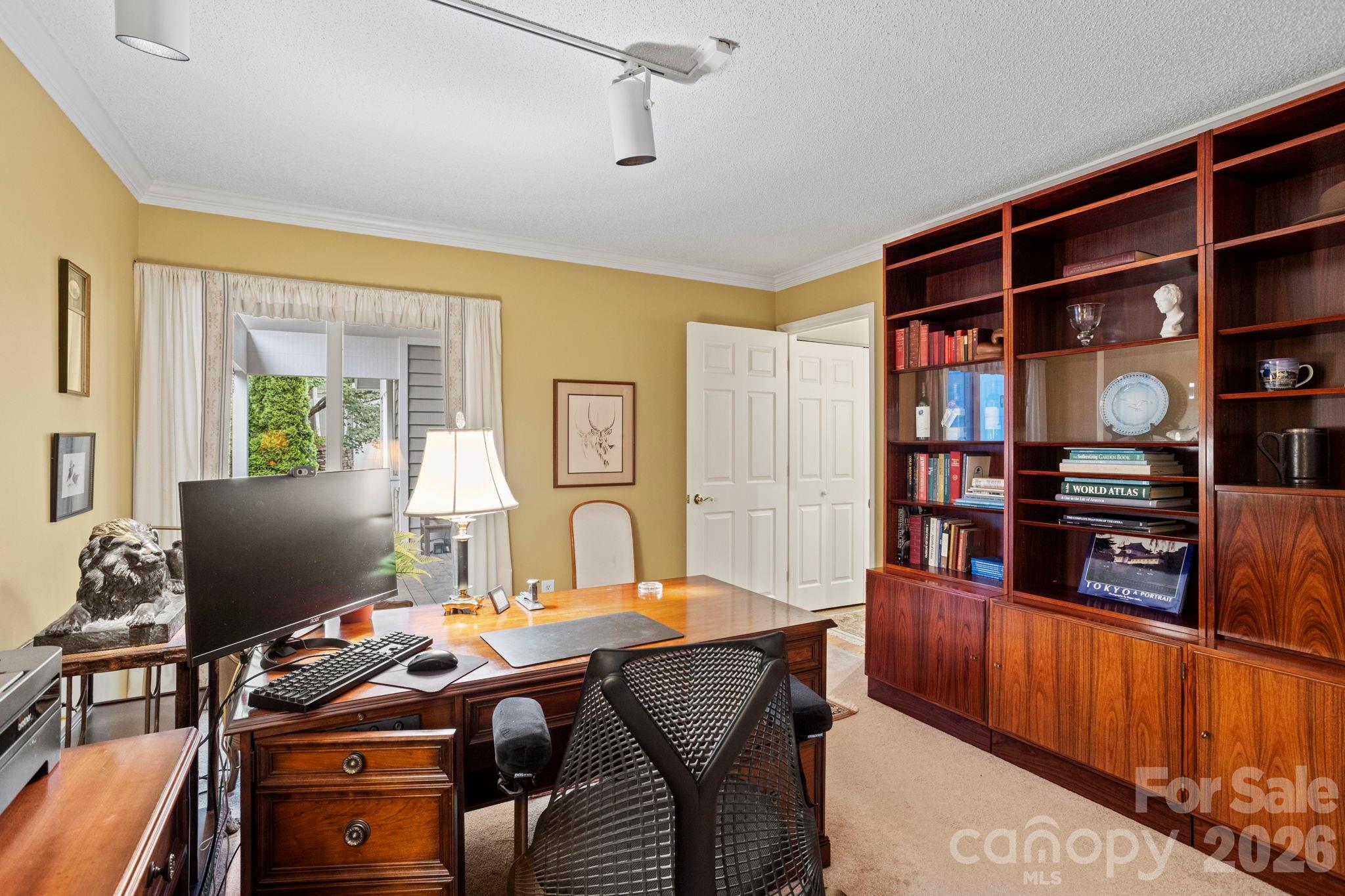 104 Overlook Drive — Flat Rock