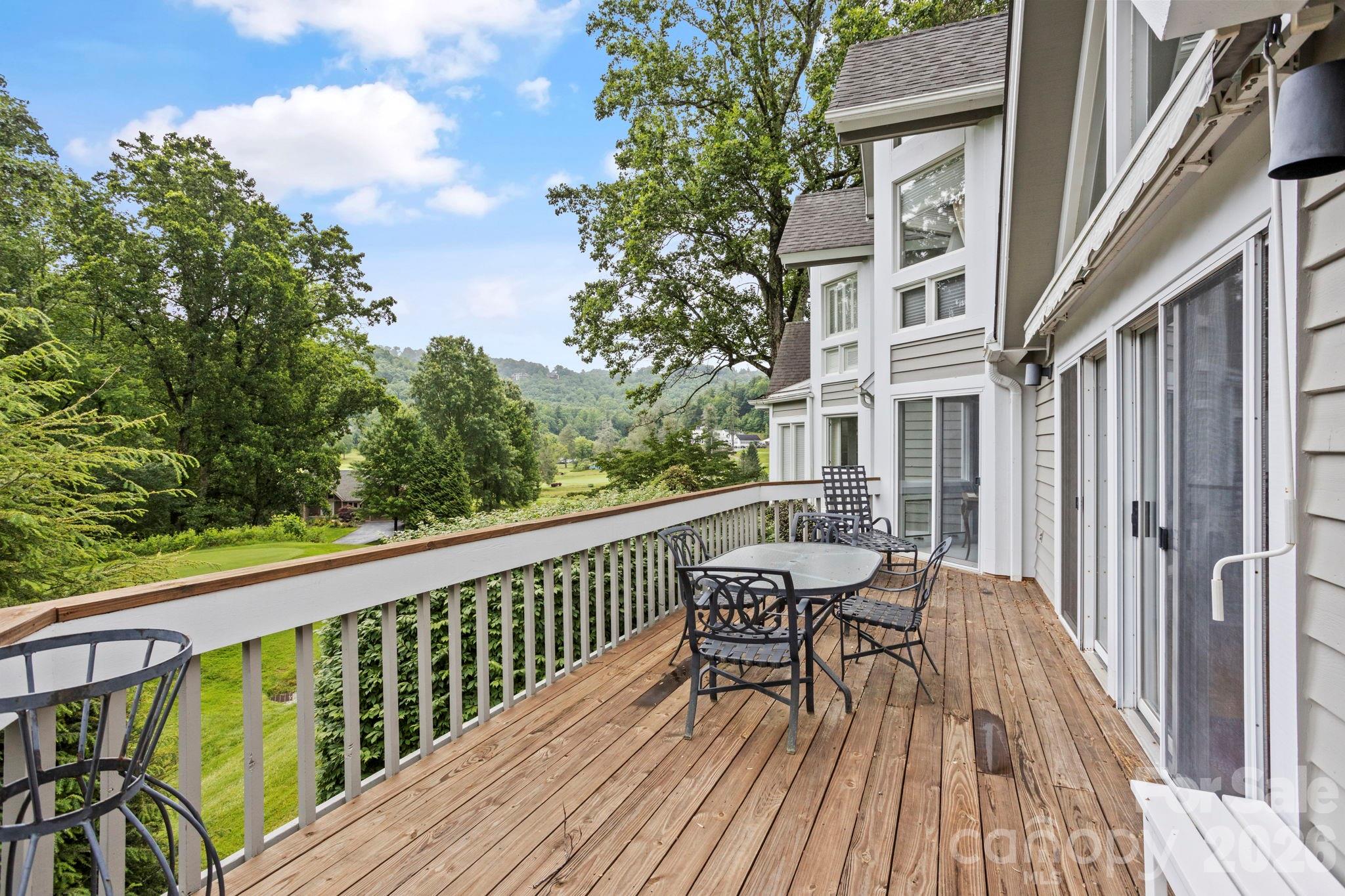 104 Overlook Drive — Flat Rock