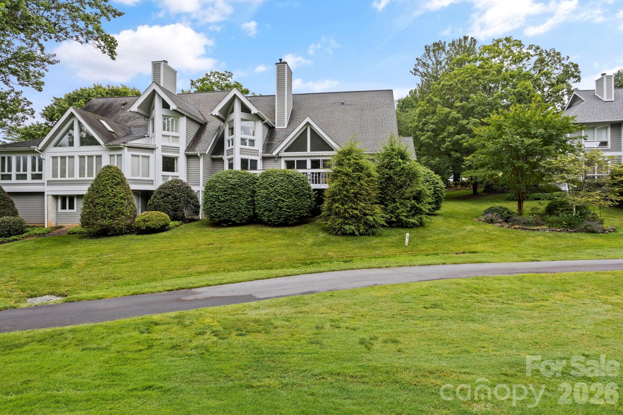 104 Overlook Drive — Flat Rock