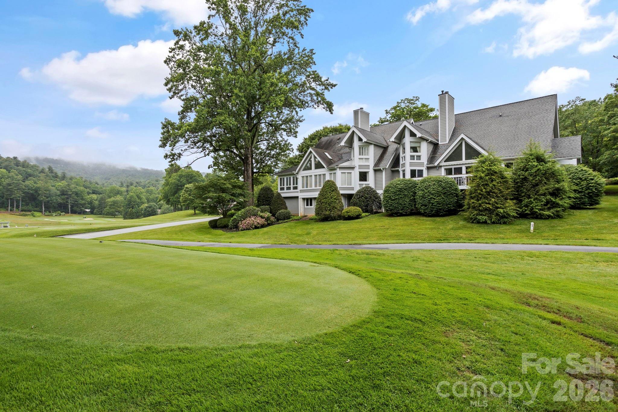 104 Overlook Drive — Flat Rock