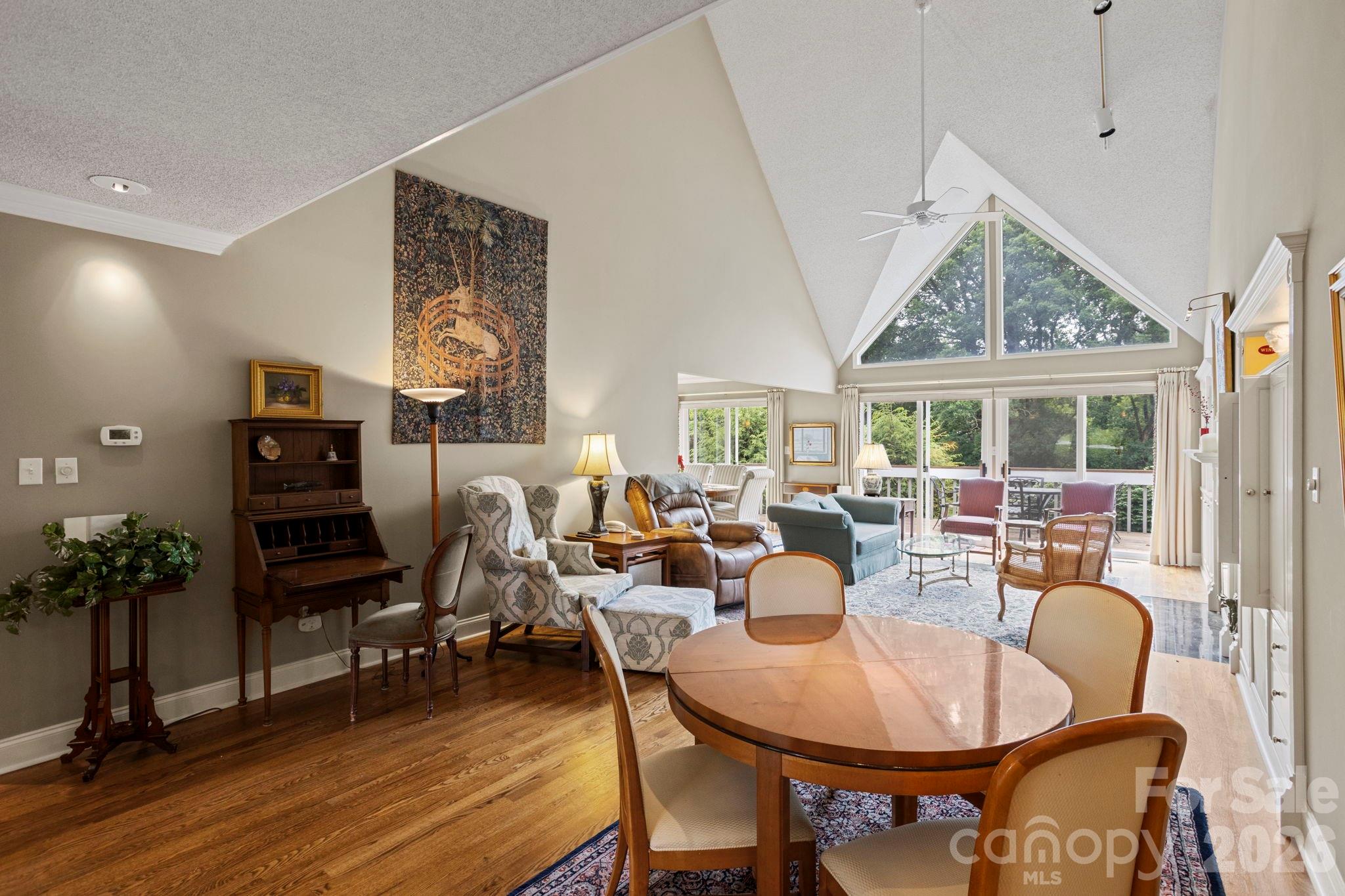 104 Overlook Drive — Flat Rock