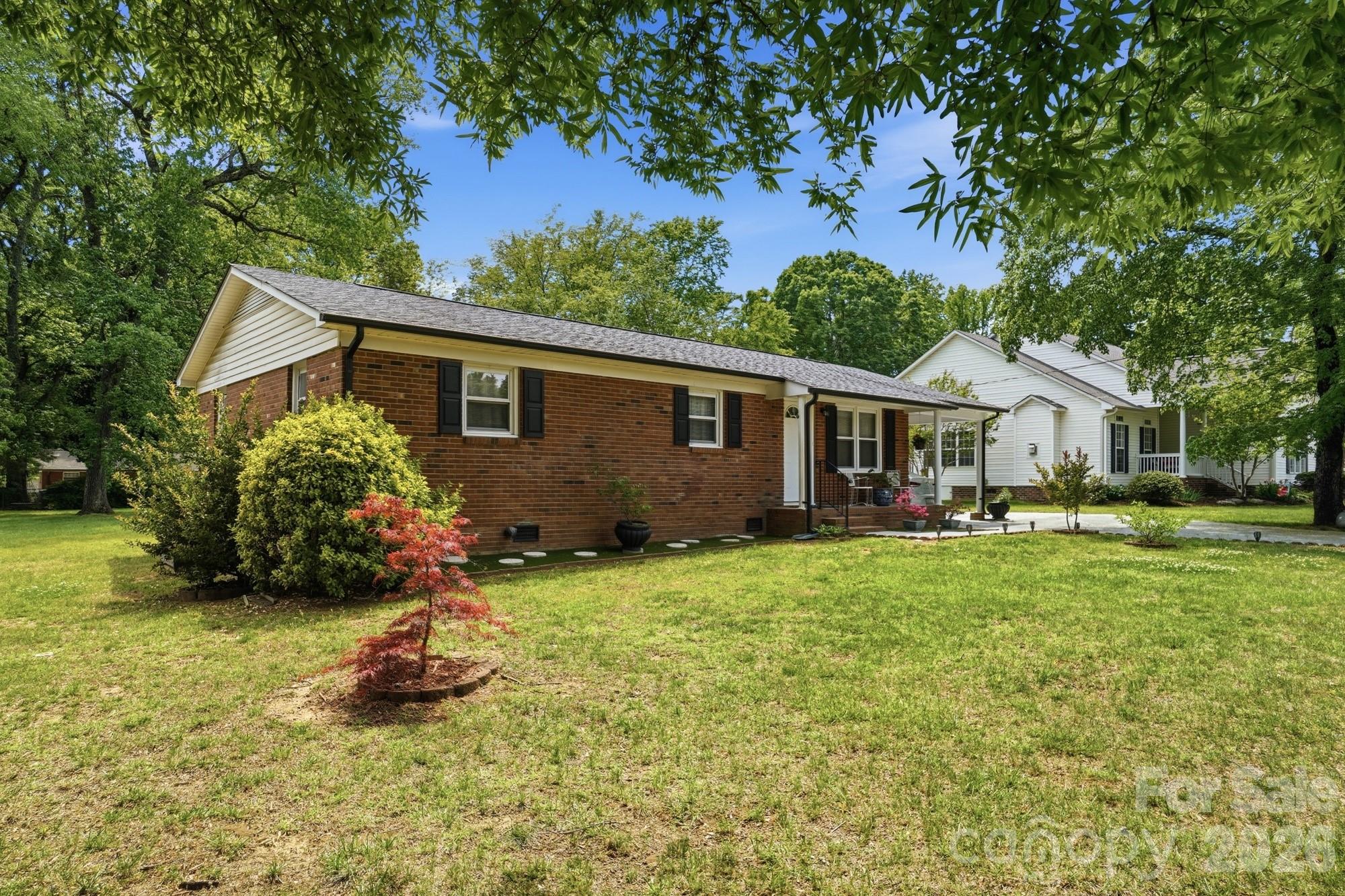 324 Autumn Drive — Harrisburg