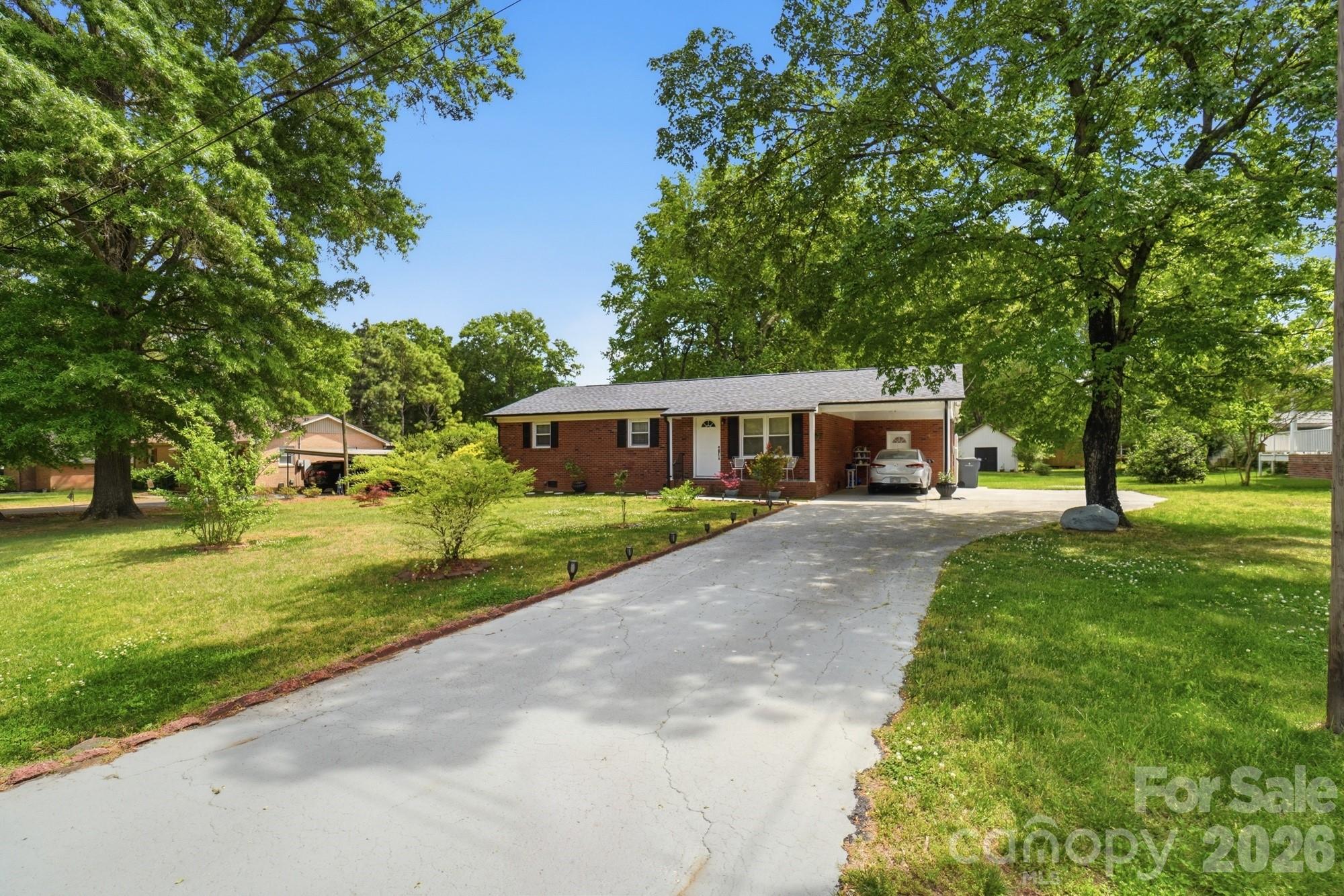 324 Autumn Drive — Harrisburg