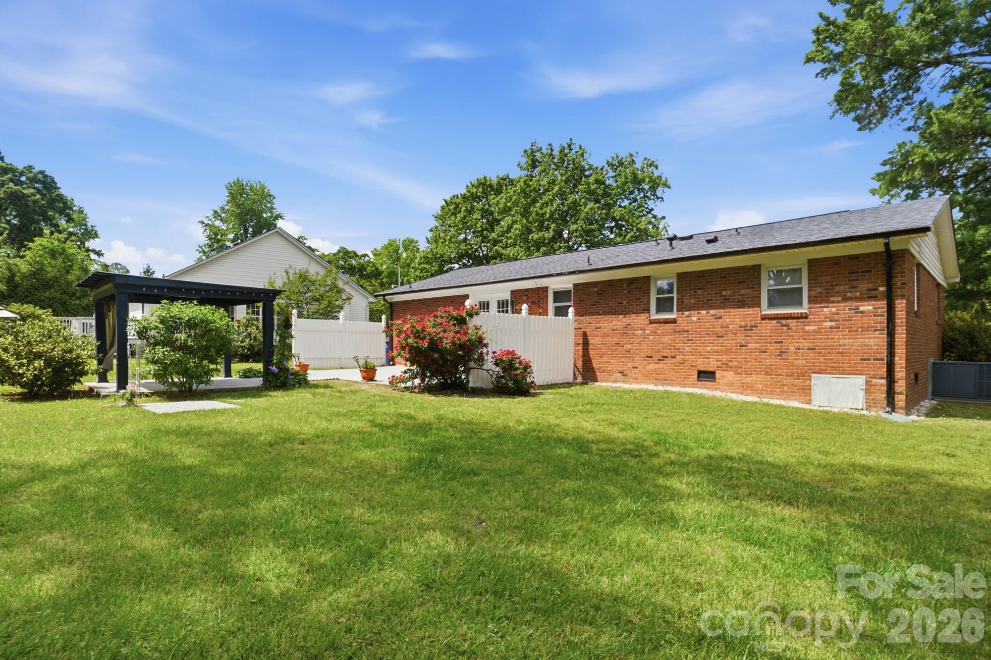 324 Autumn Drive — Harrisburg