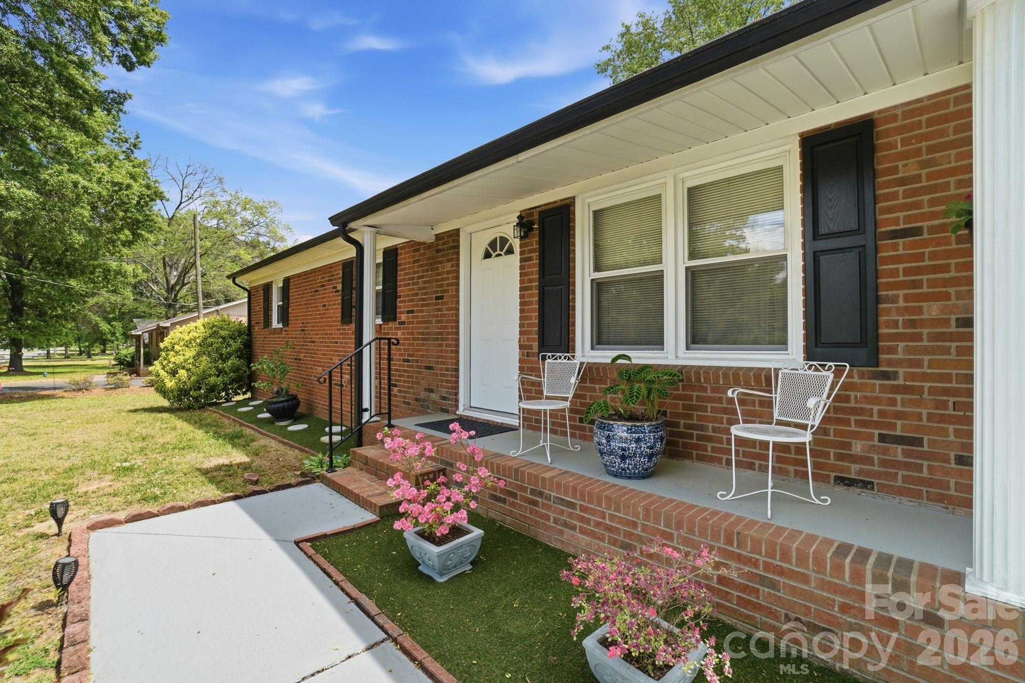 324 Autumn Drive — Harrisburg