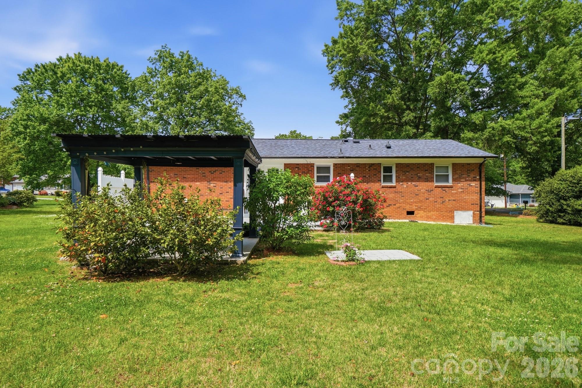 324 Autumn Drive — Harrisburg