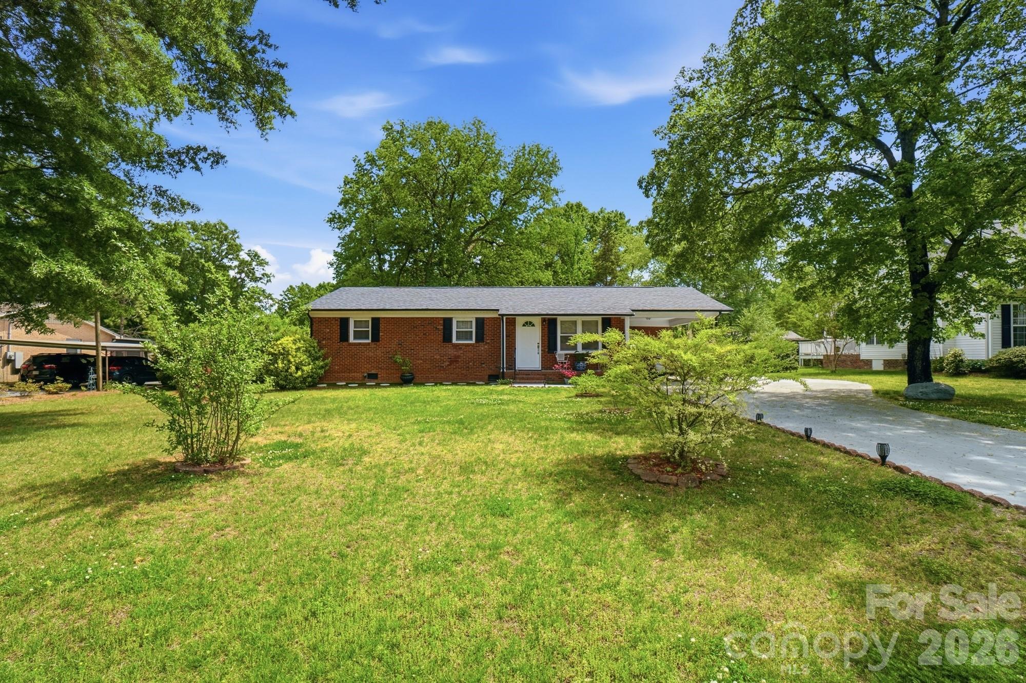 324 Autumn Drive — Harrisburg
