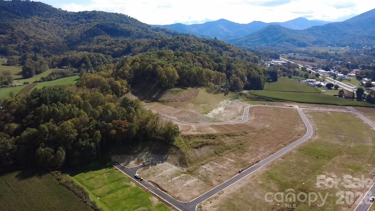 137 Cora View Trail — Waynesville
