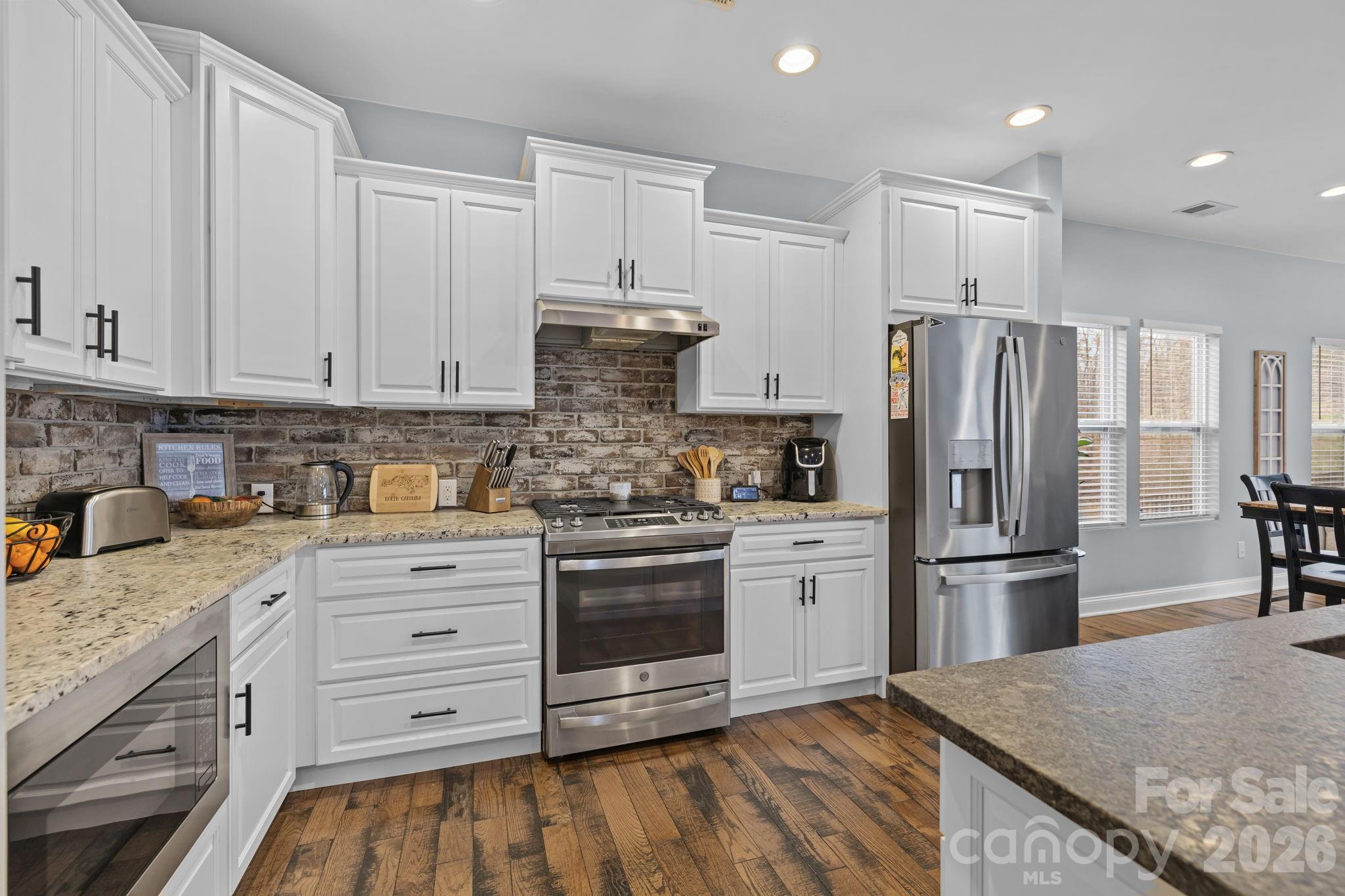 1931 Madeira Circle — Waxhaw