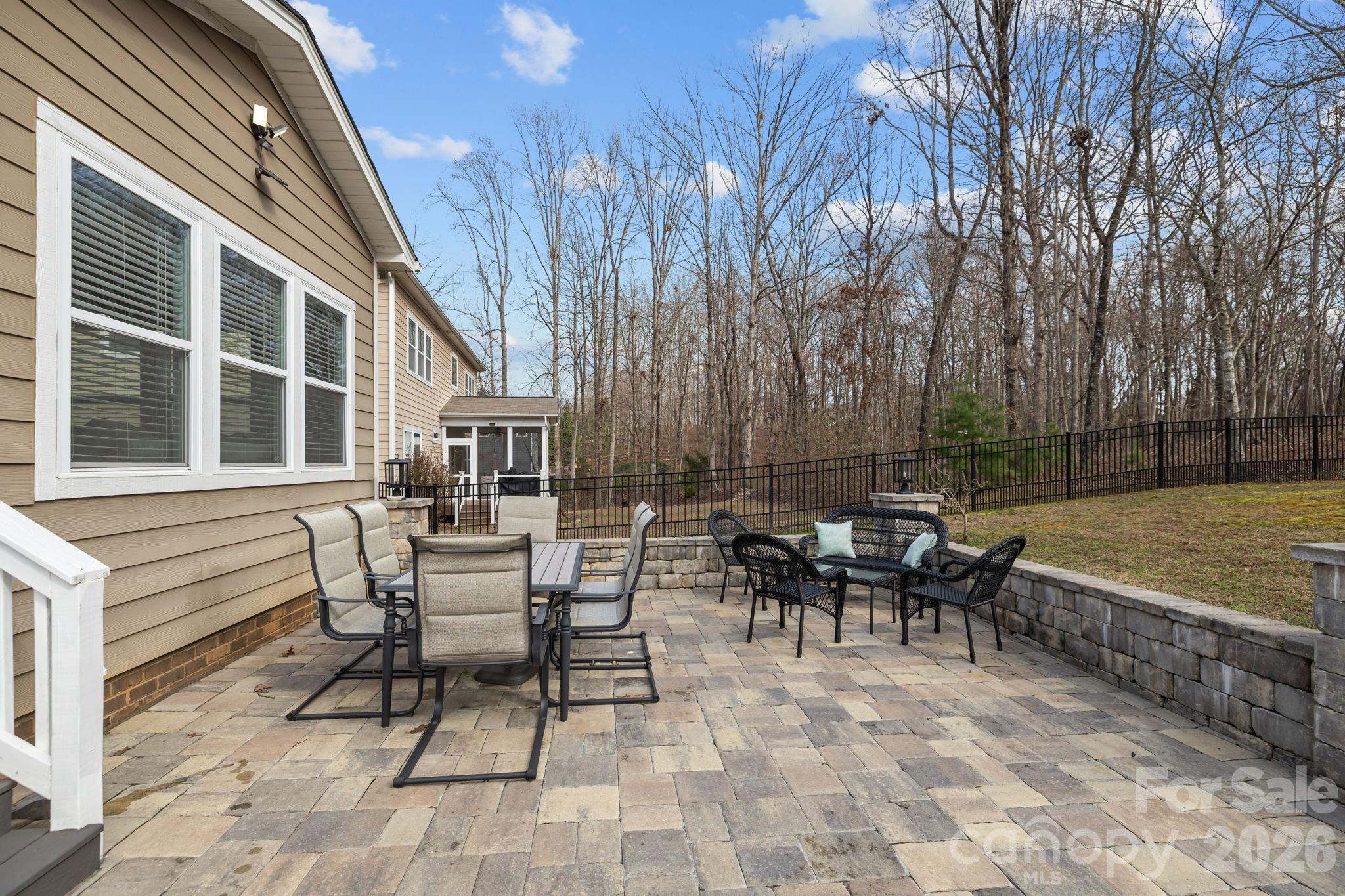 1931 Madeira Circle — Waxhaw