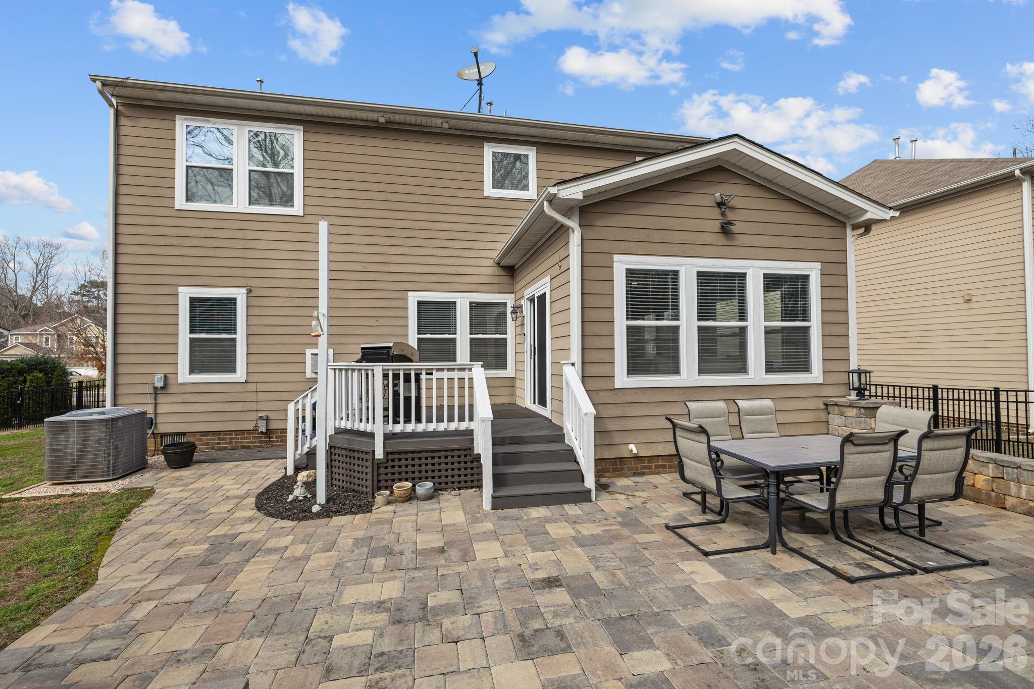 1931 Madeira Circle — Waxhaw