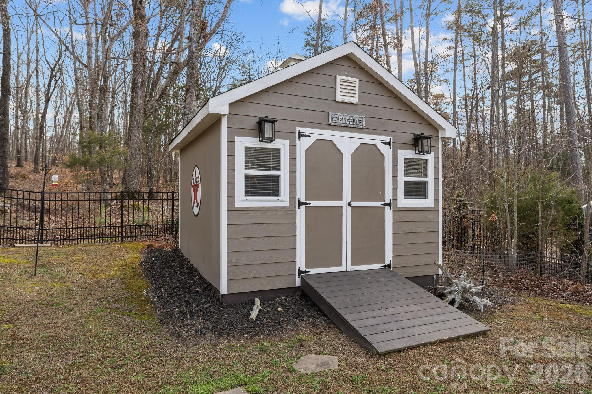 1931 Madeira Circle — Waxhaw