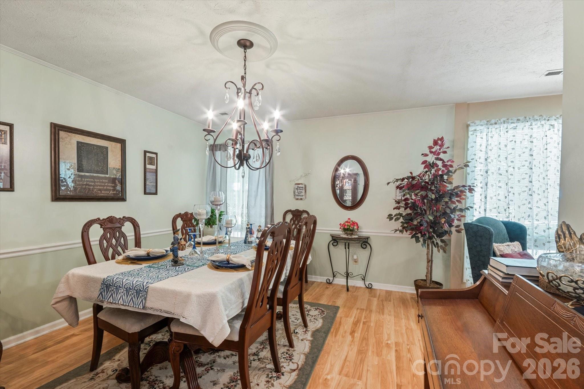 106 E Laurel Lane — Etowah