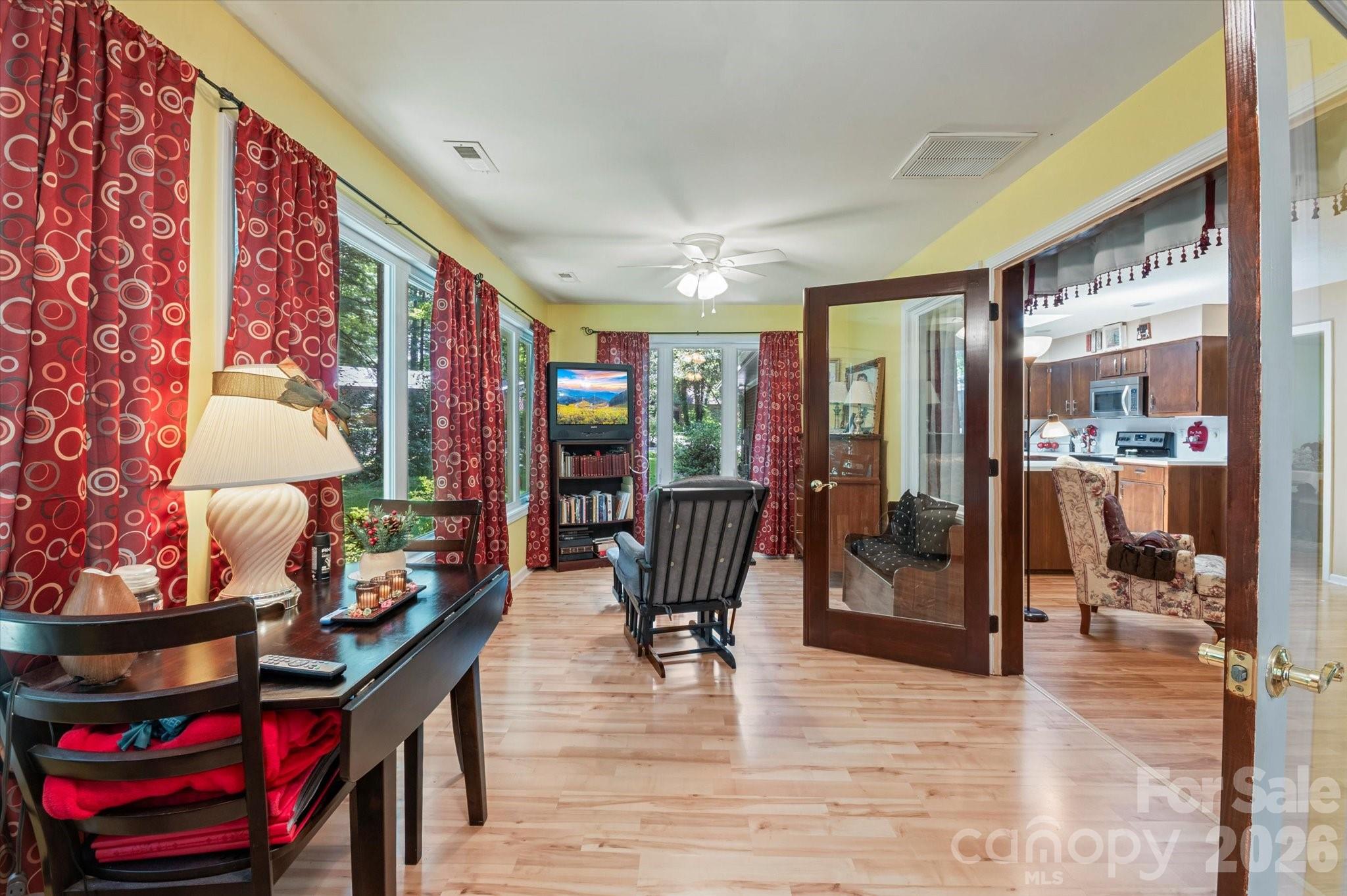 106 E Laurel Lane — Etowah