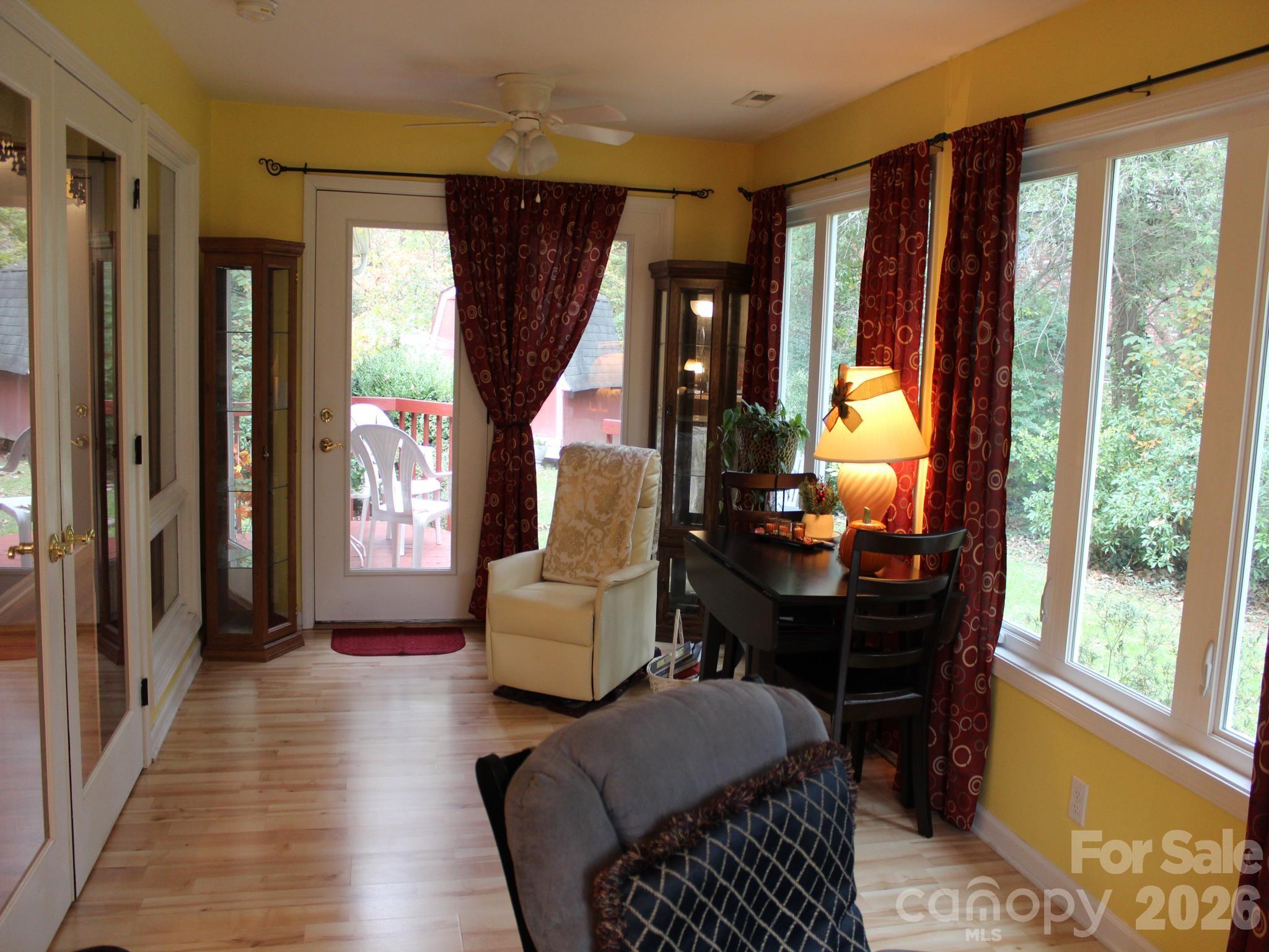 106 E Laurel Lane — Etowah