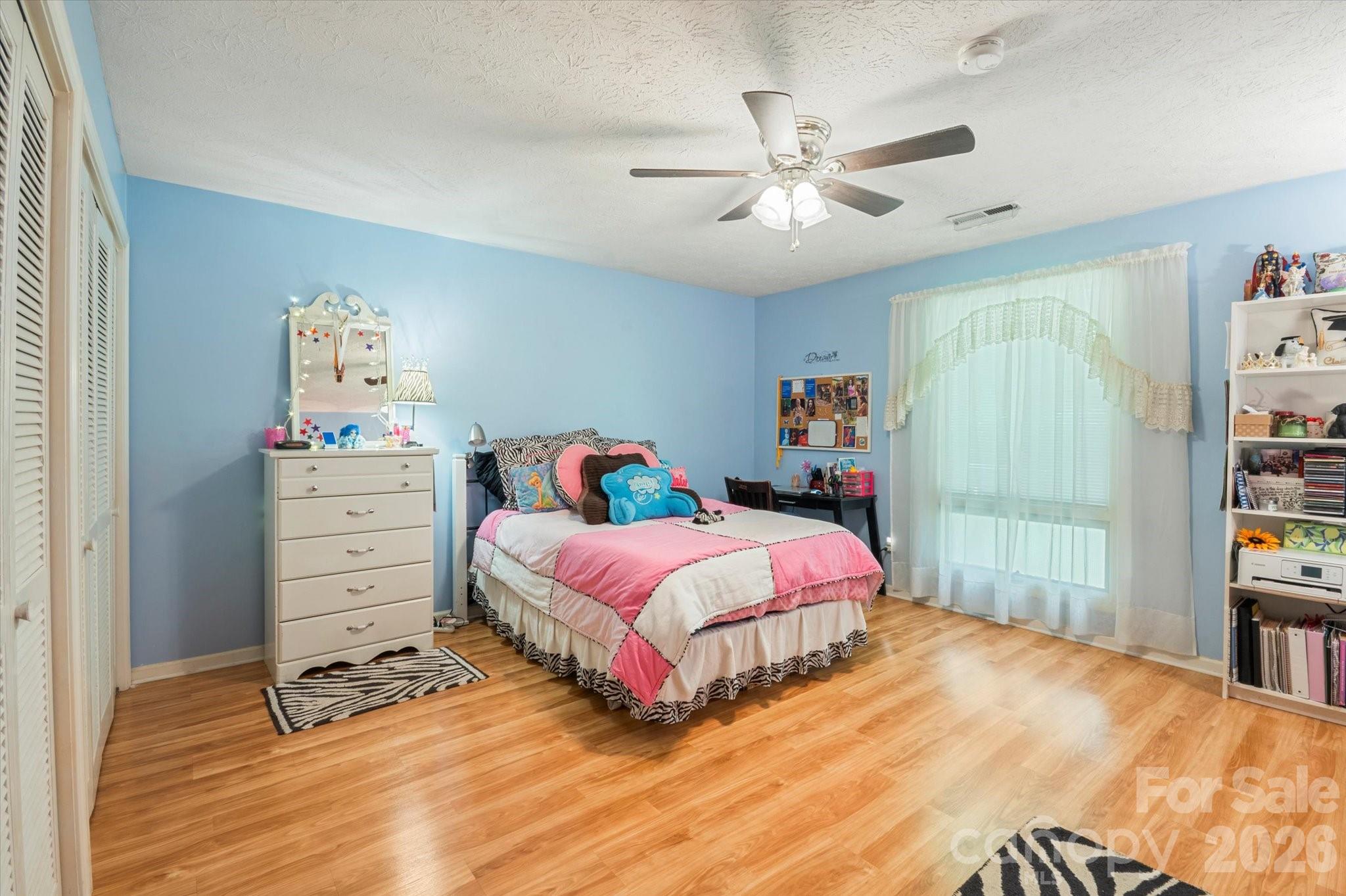 106 E Laurel Lane — Etowah
