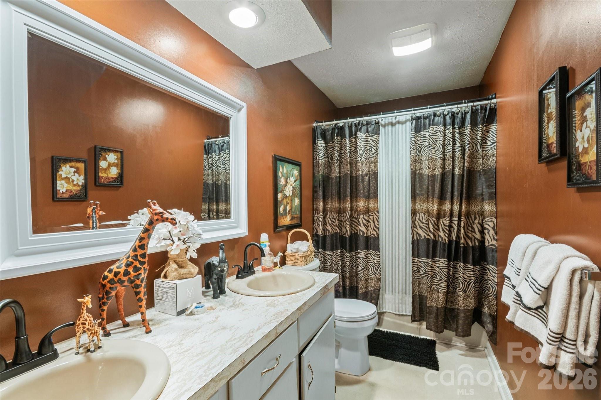 106 E Laurel Lane — Etowah