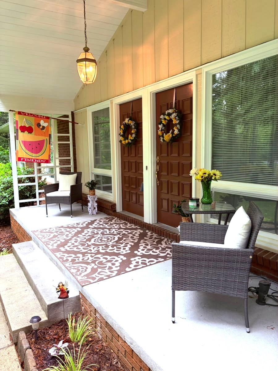 106 E Laurel Lane — Etowah