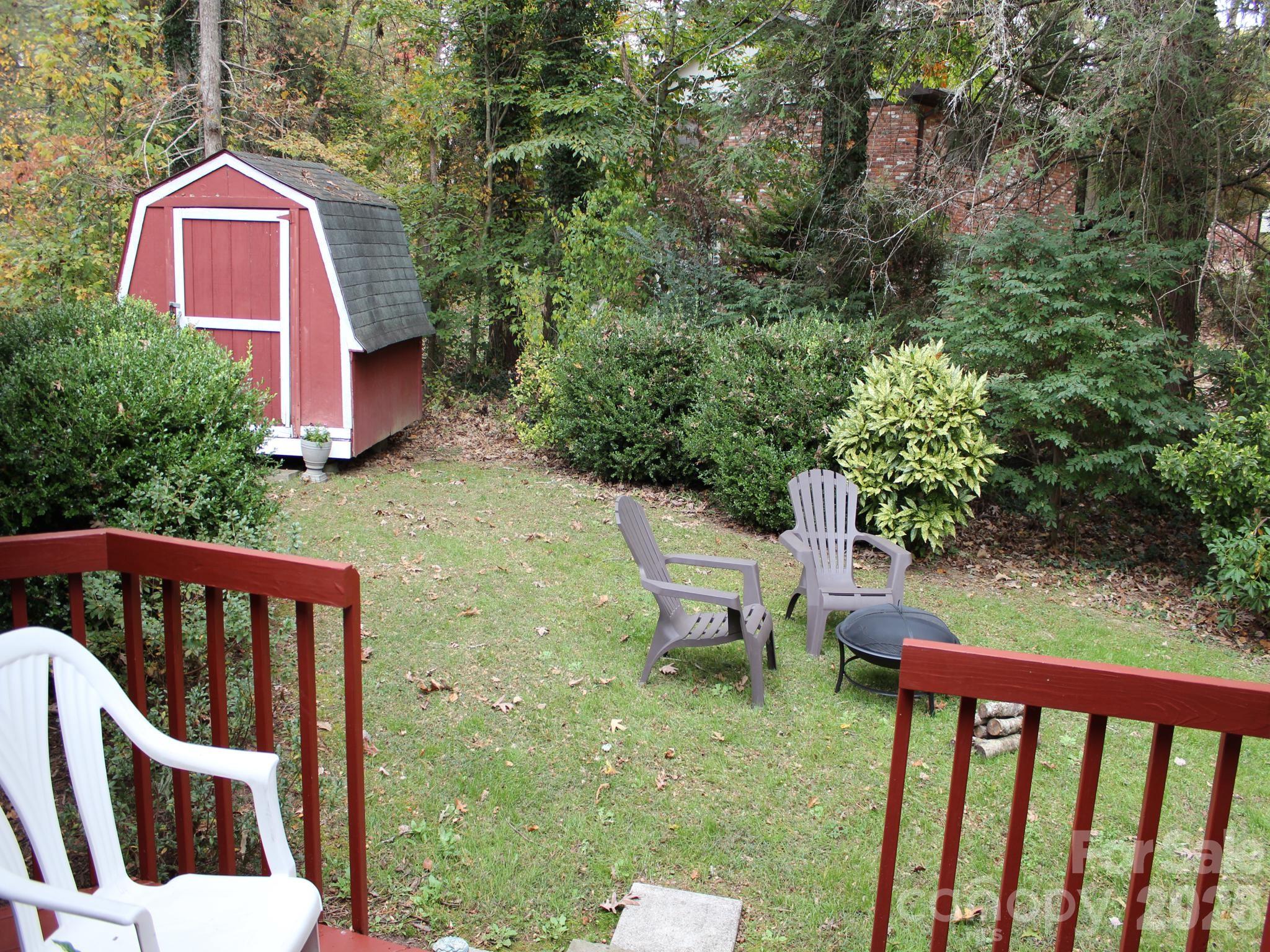 106 E Laurel Lane — Etowah