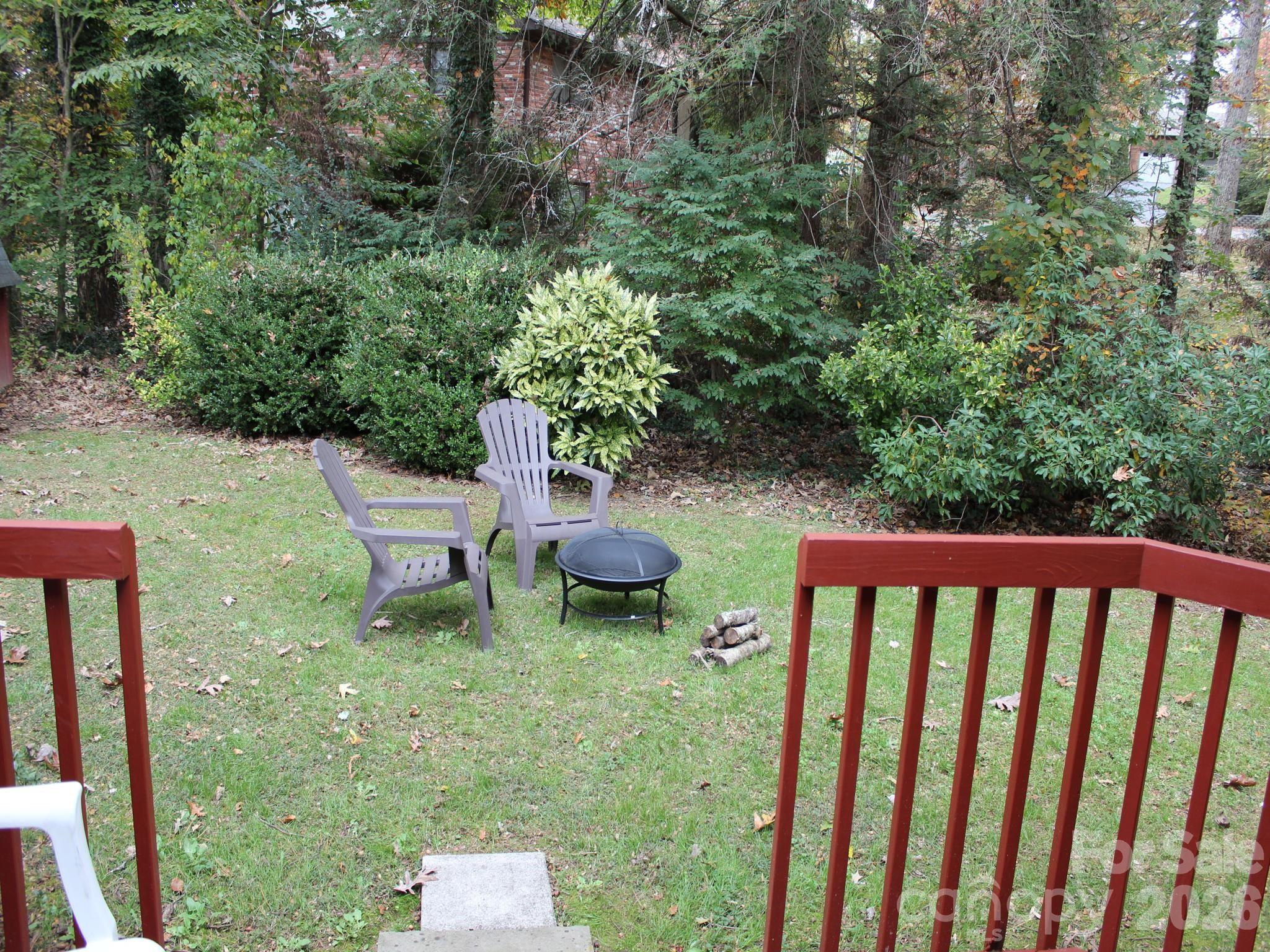 106 E Laurel Lane — Etowah