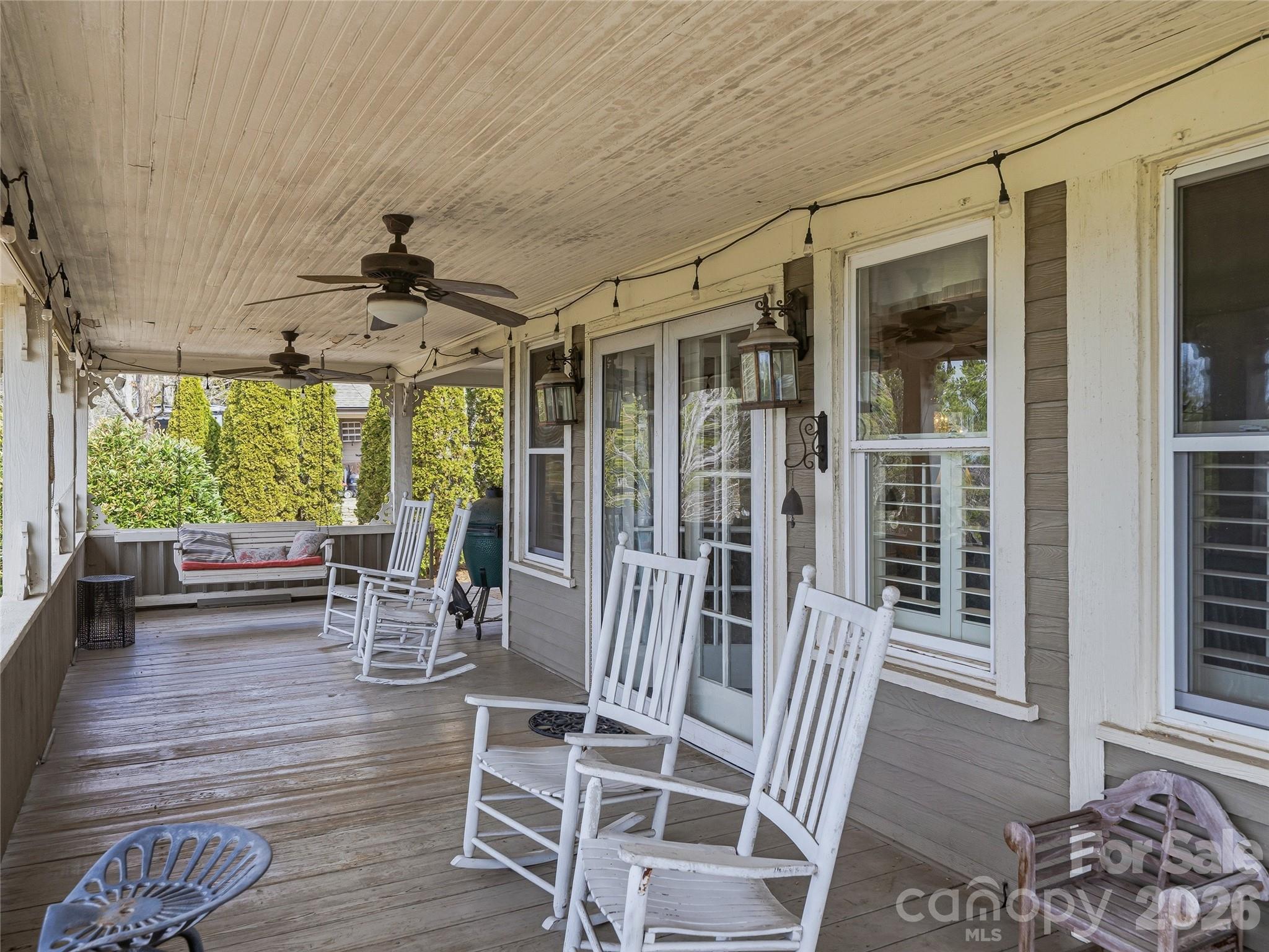 3 Perrion Avenue — Weaverville